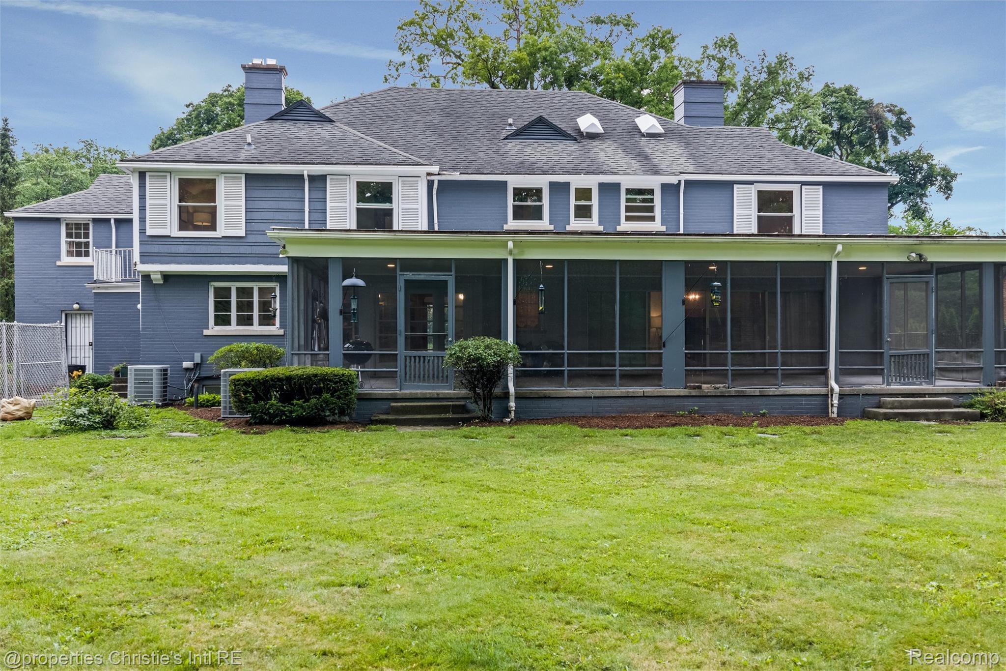 1925 Wellesley Drive