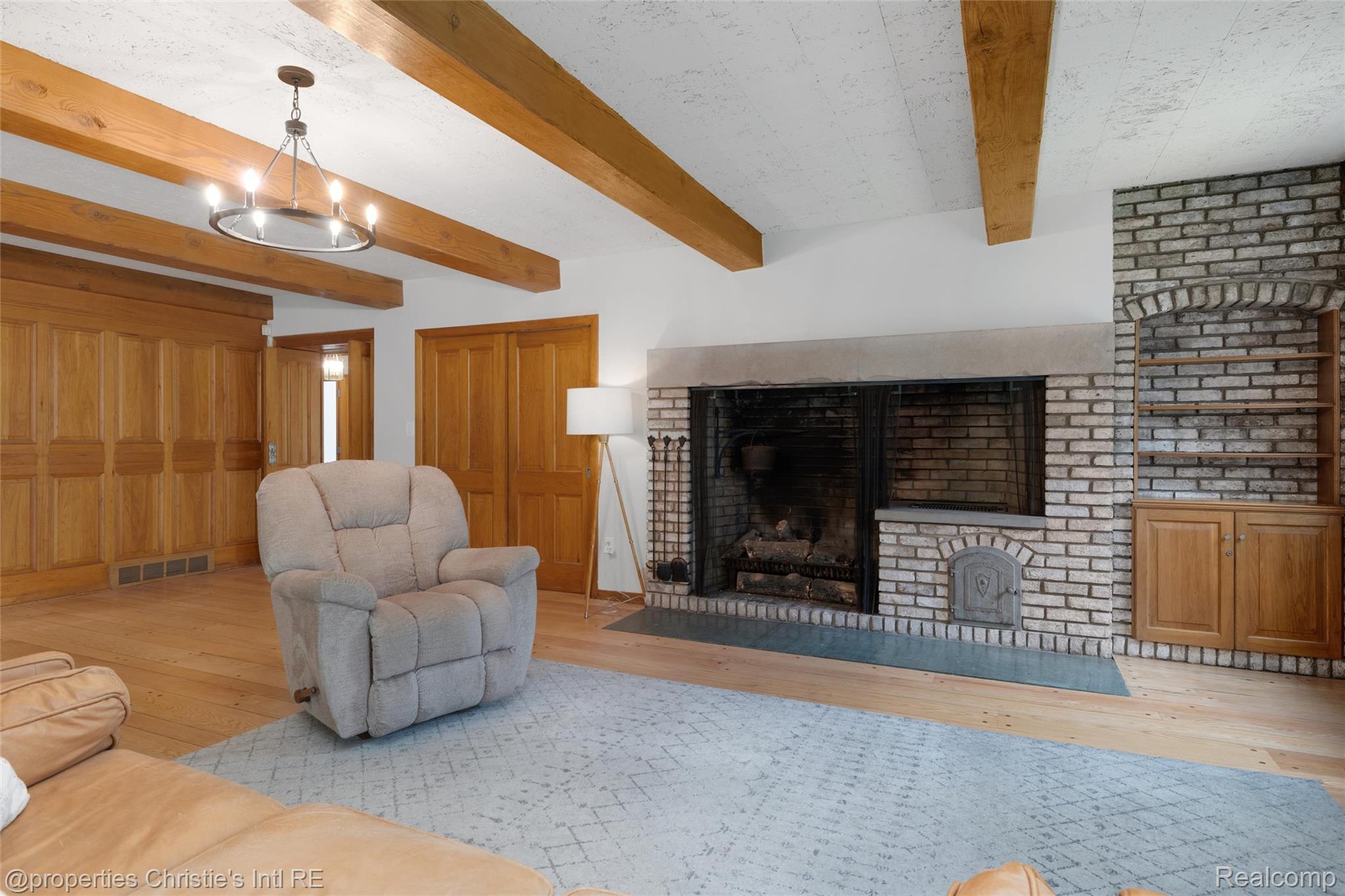 1925 Wellesley Drive
