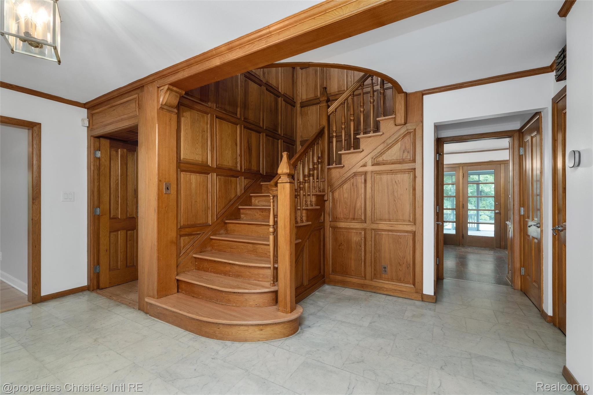 1925 Wellesley Drive
