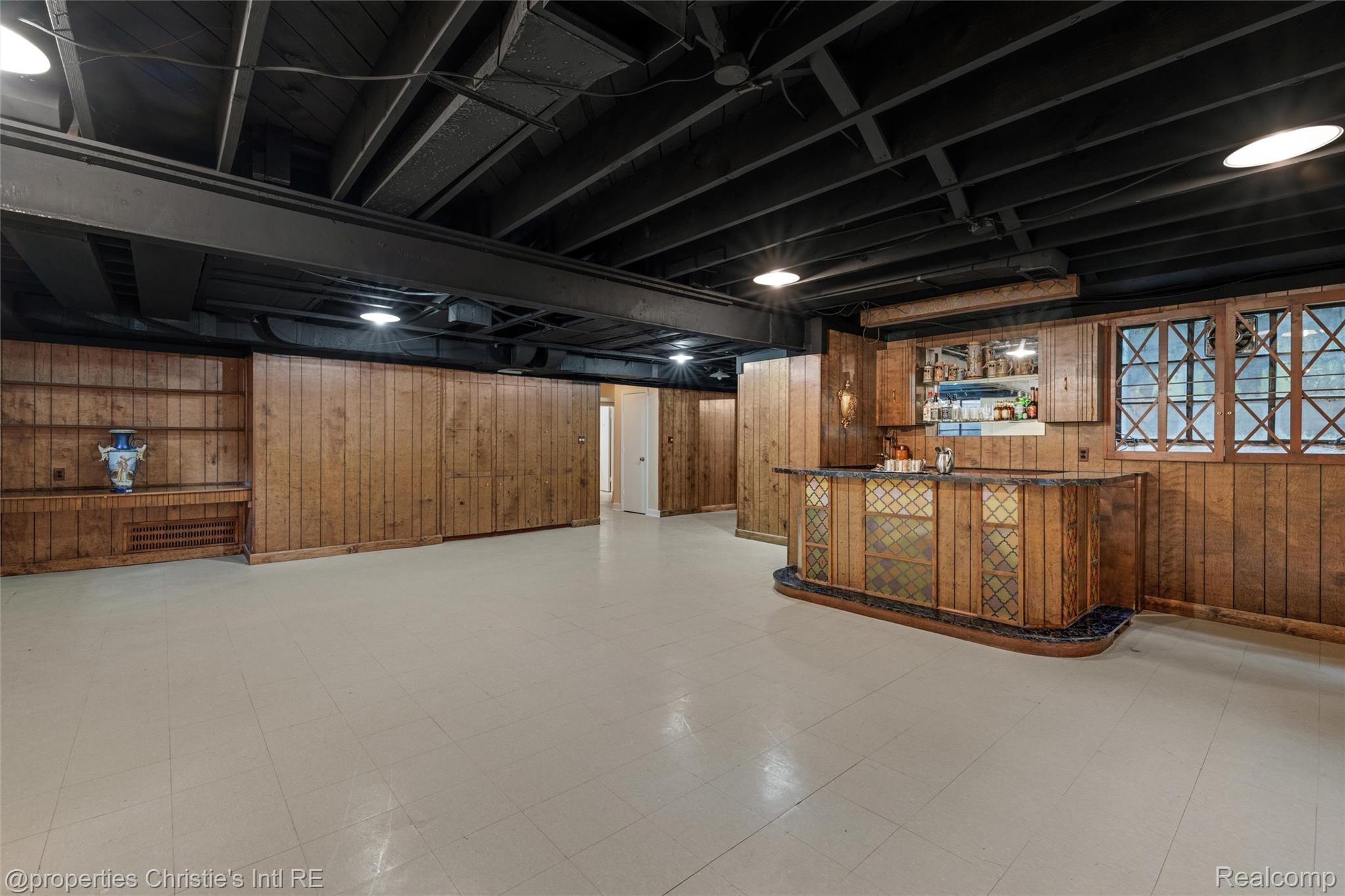 19262 Strathcona Drive