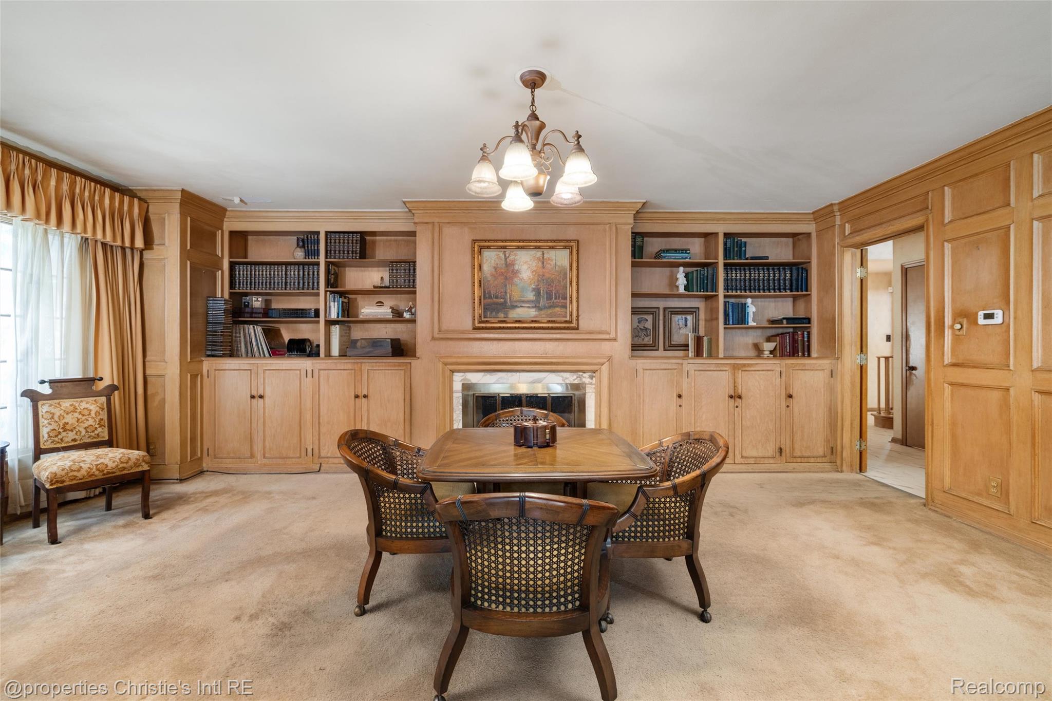 19262 Strathcona Drive