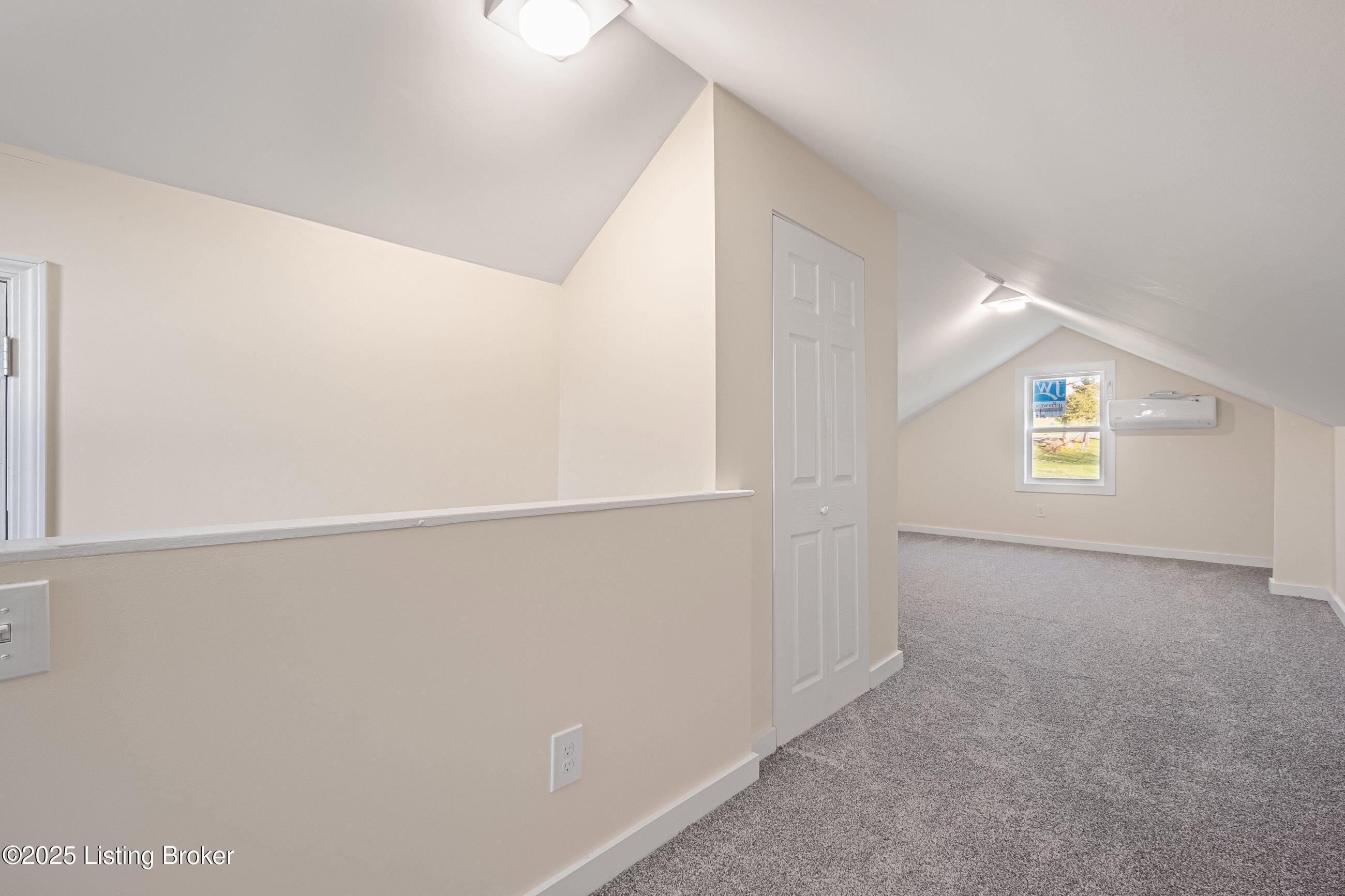 27 Phillips Ln
