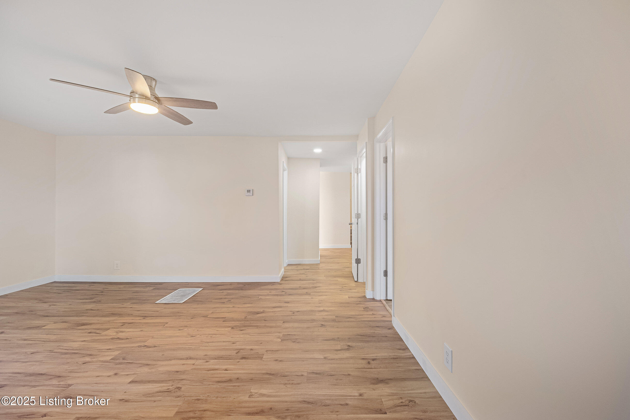 27 Phillips Ln