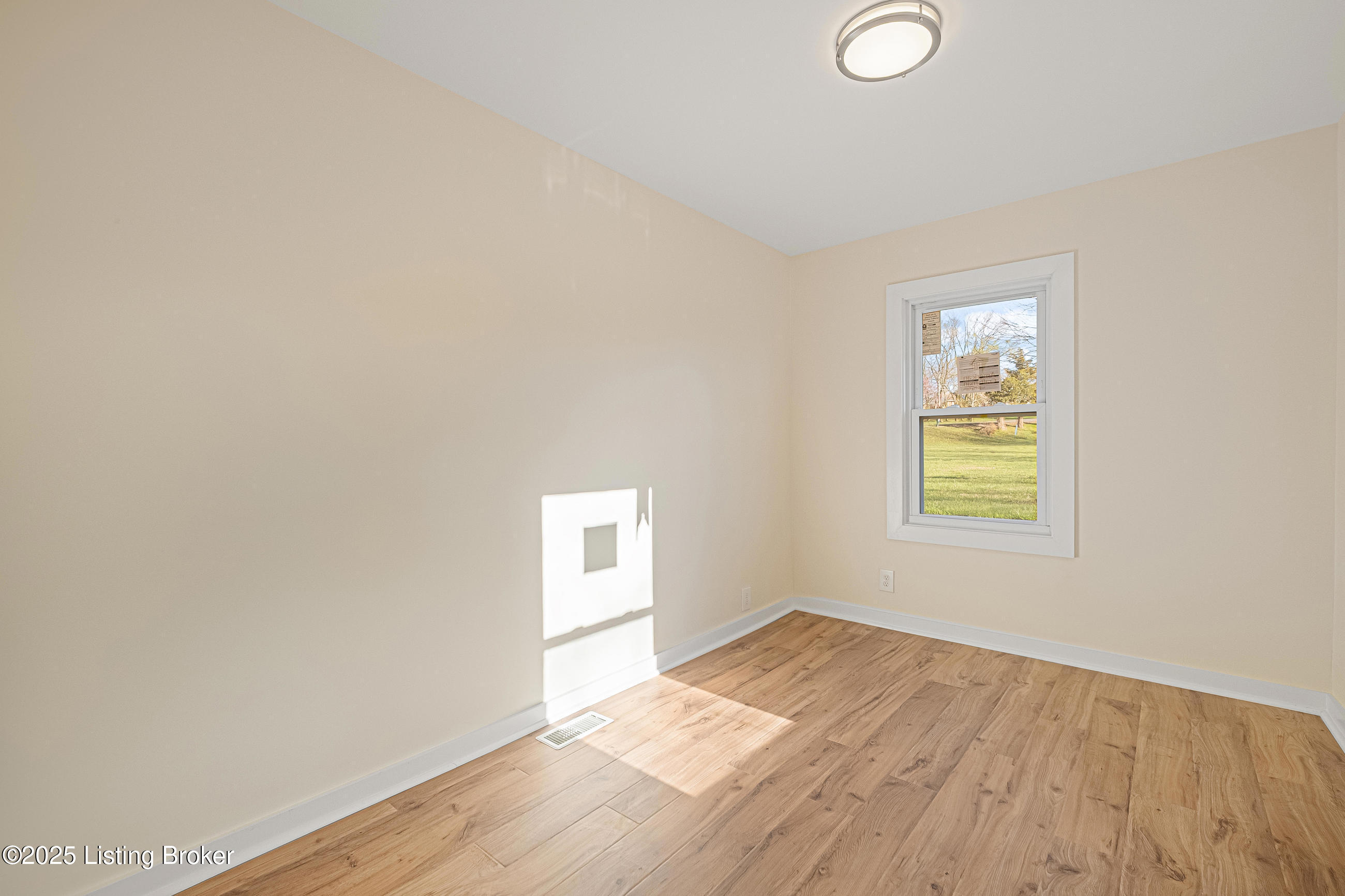 27 Phillips Ln