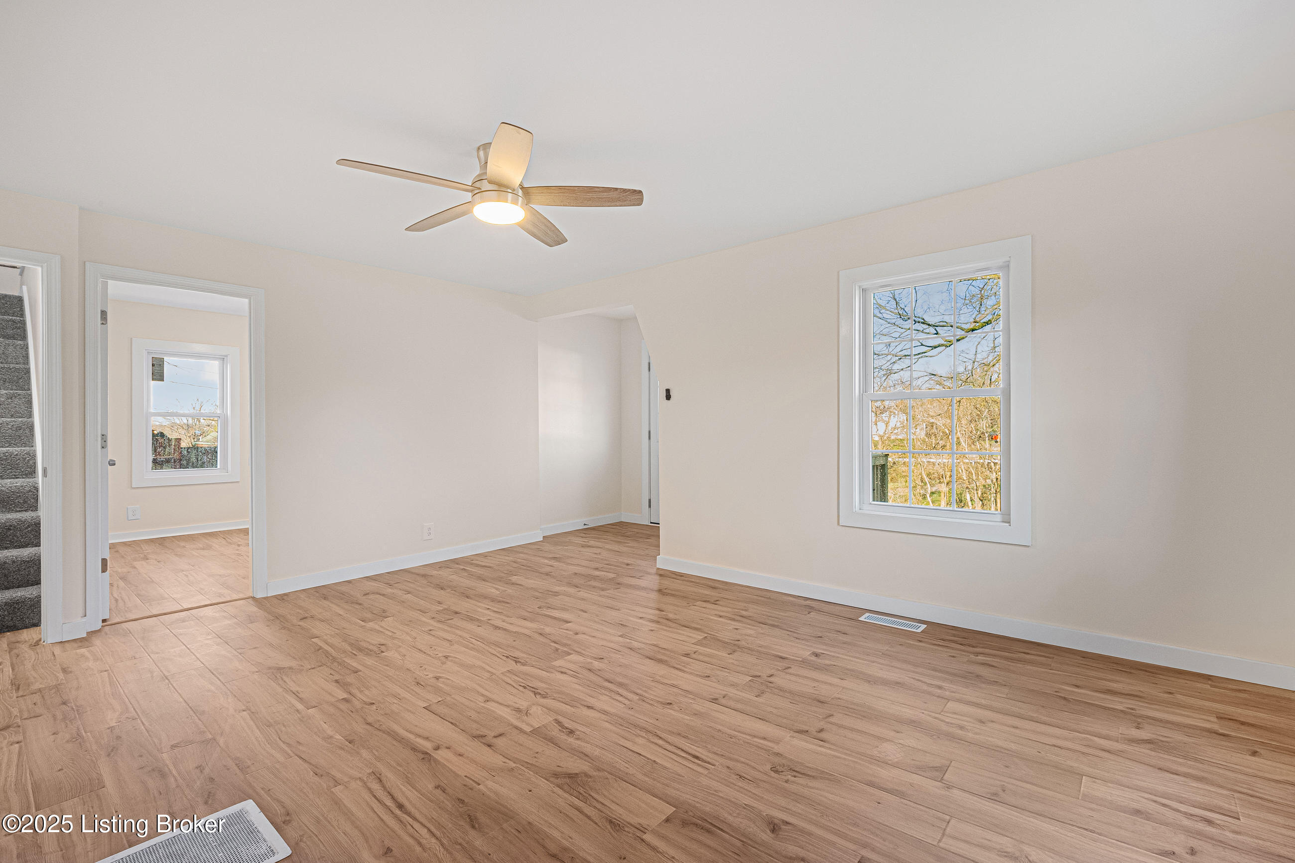 27 Phillips Ln