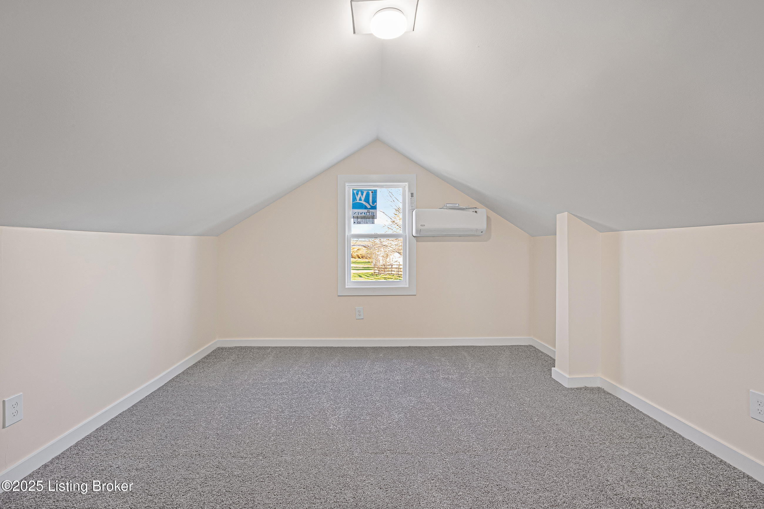 27 Phillips Ln