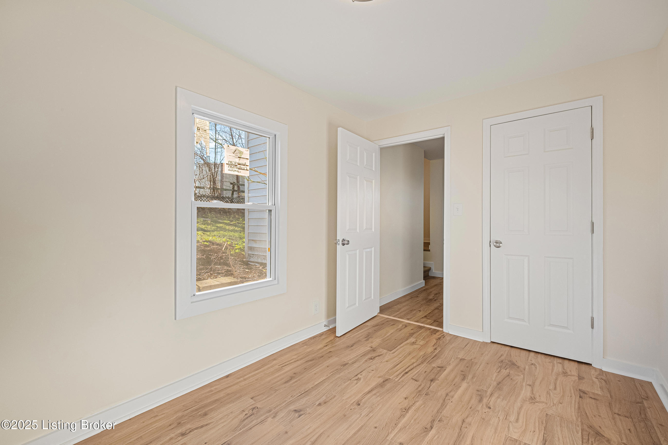 27 Phillips Ln