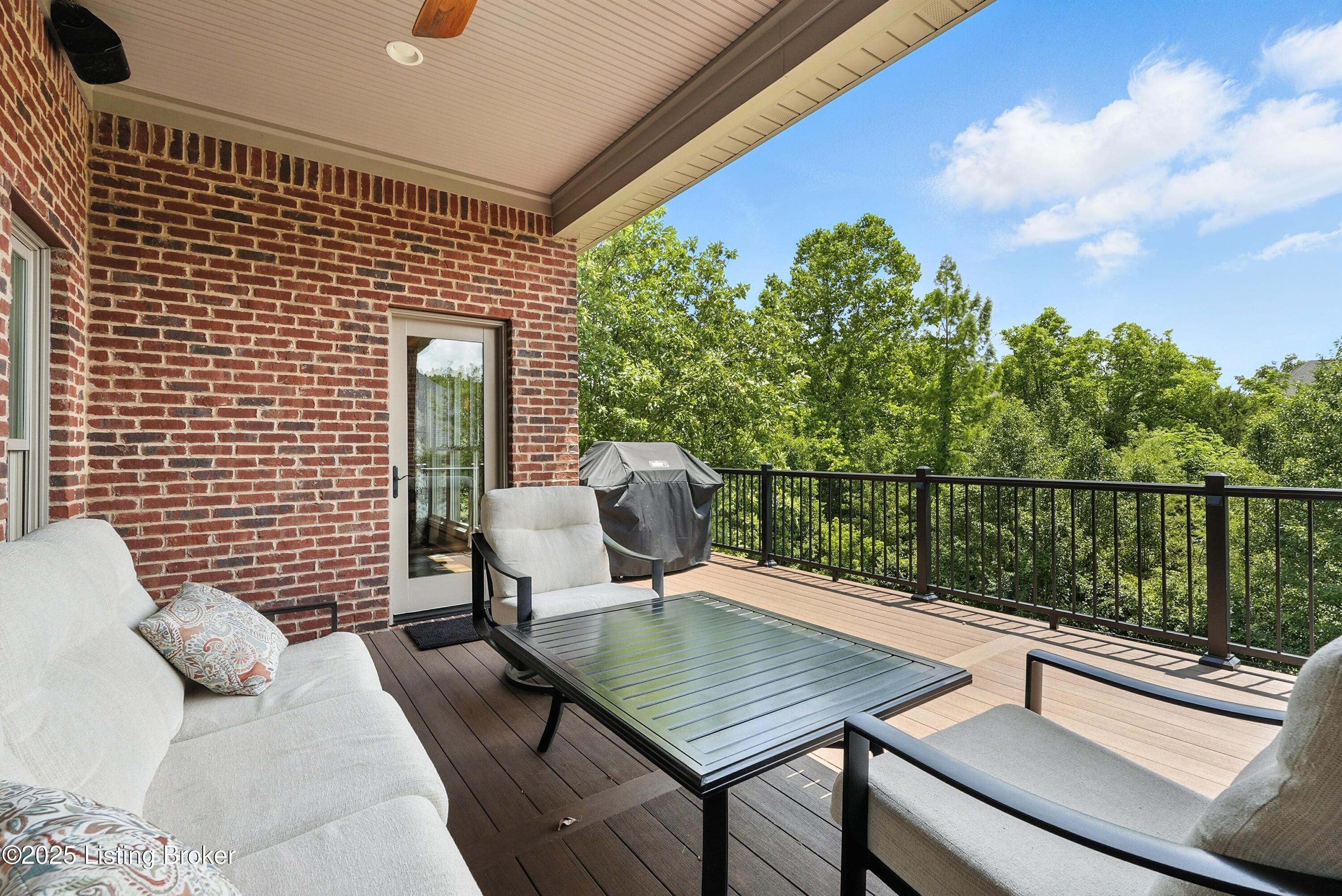 1302 Shakes View Ct