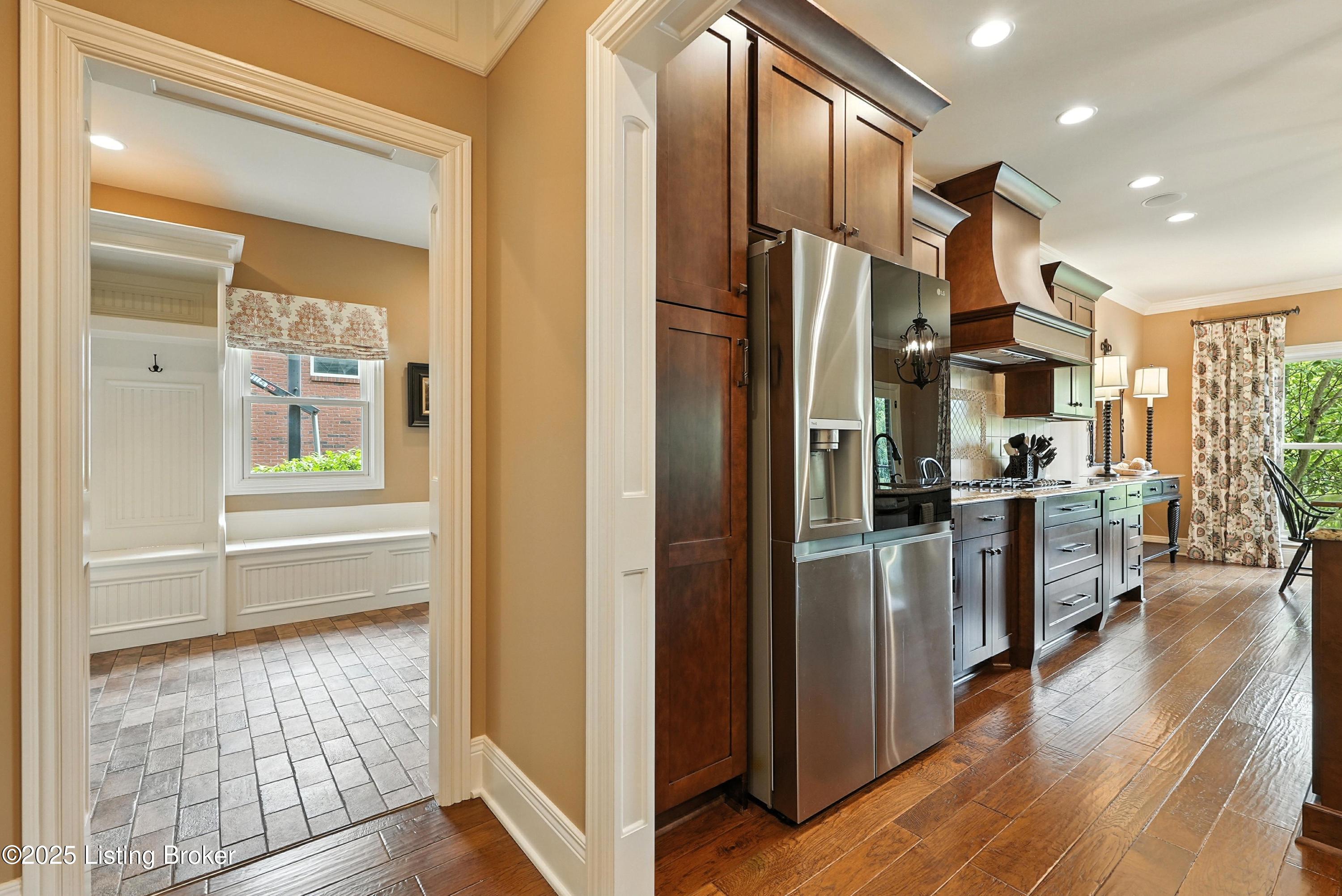 1302 Shakes View Ct