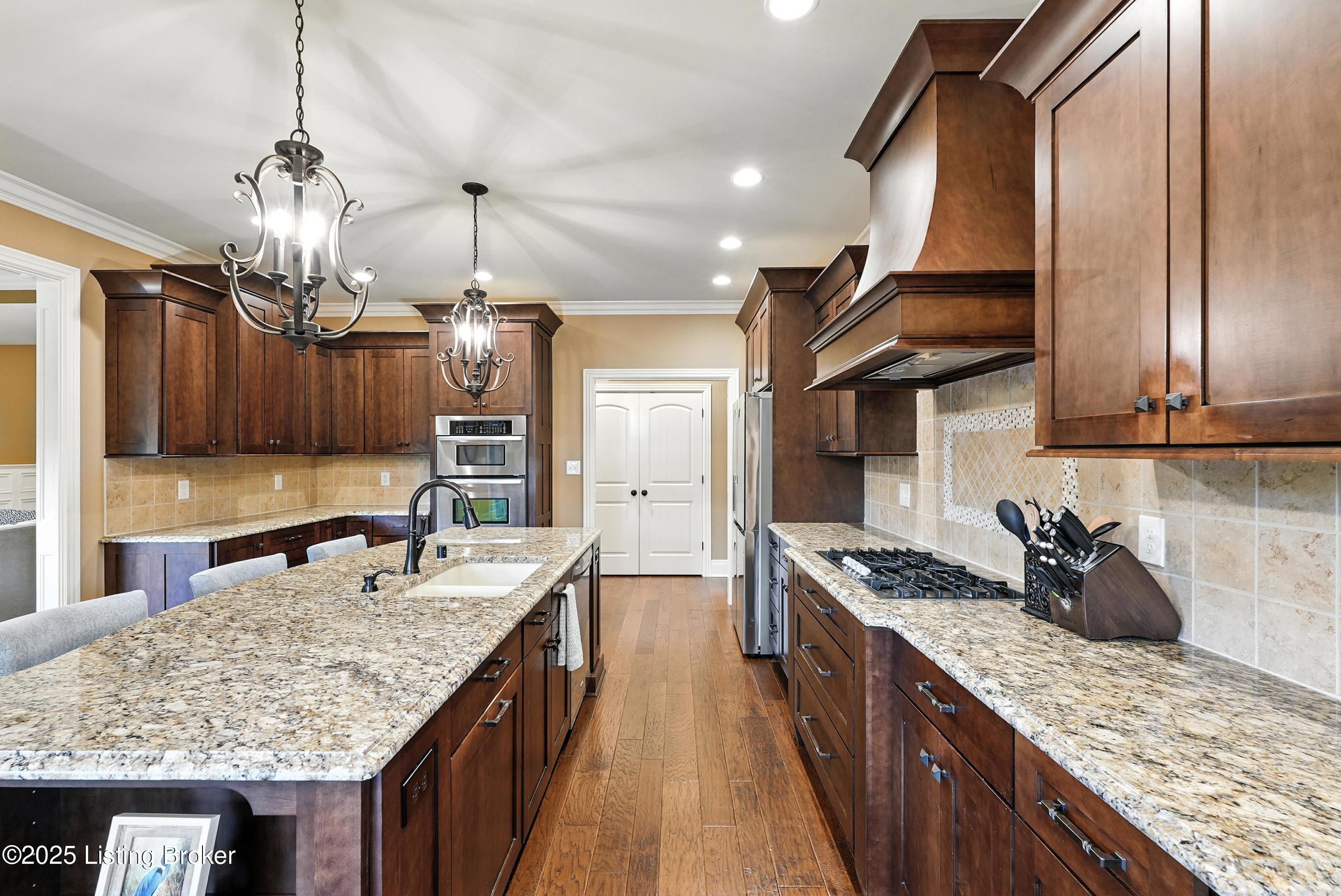1302 Shakes View Ct