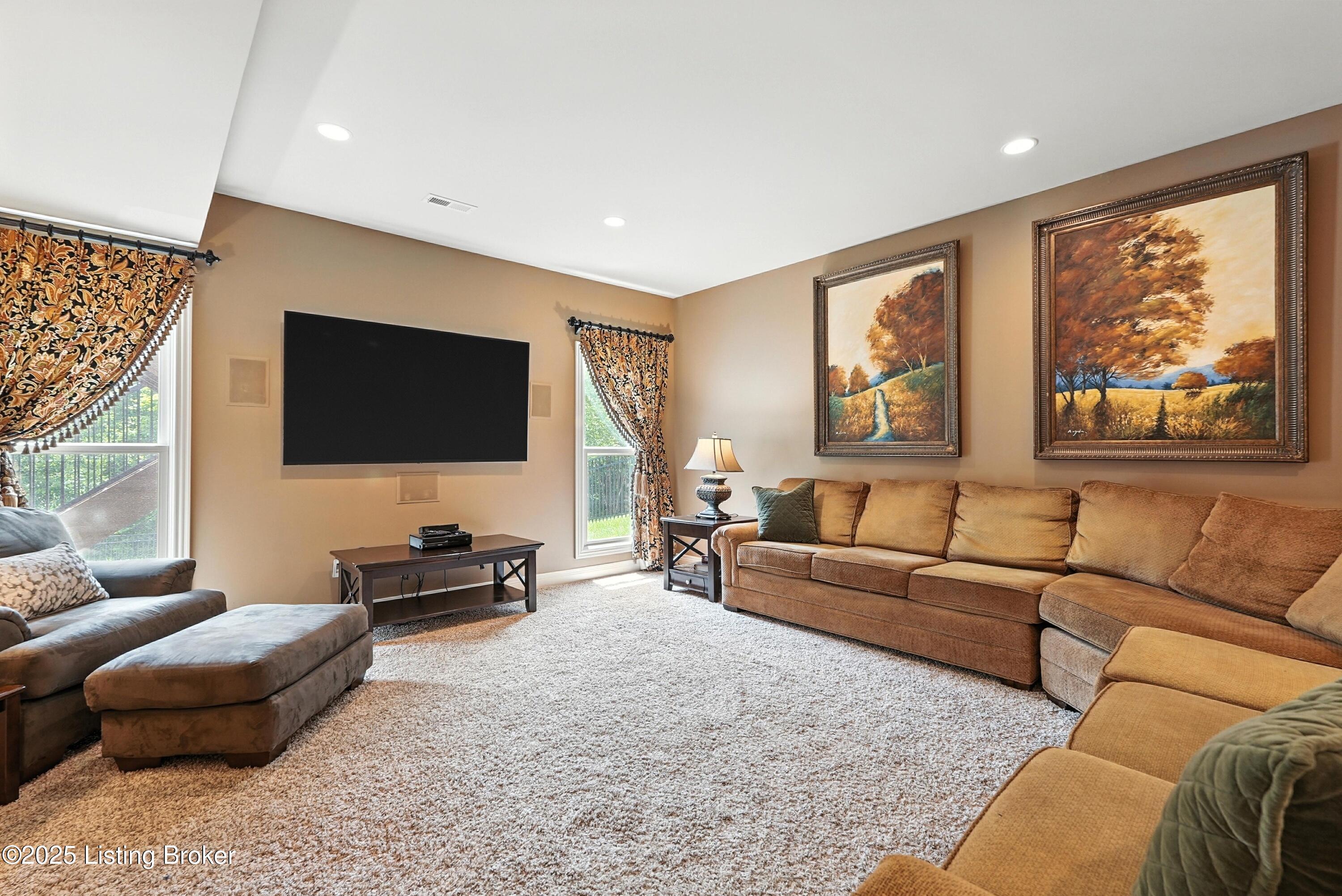 1302 Shakes View Ct