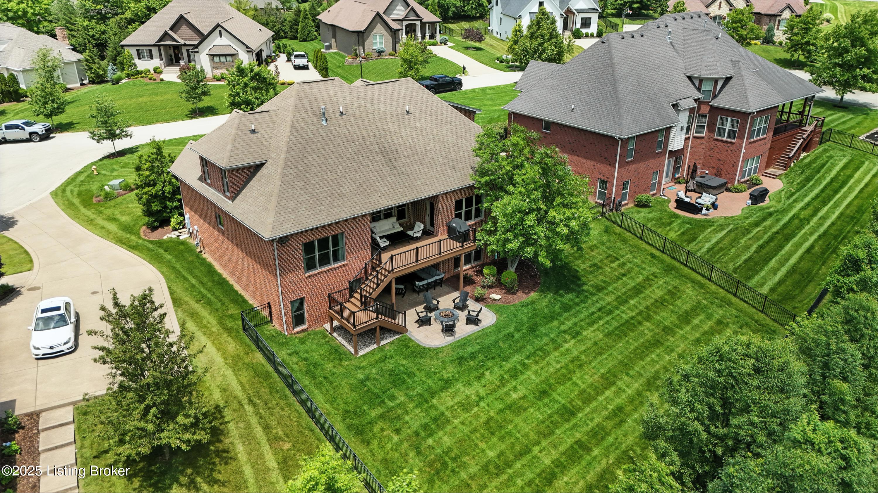 1302 Shakes View Ct