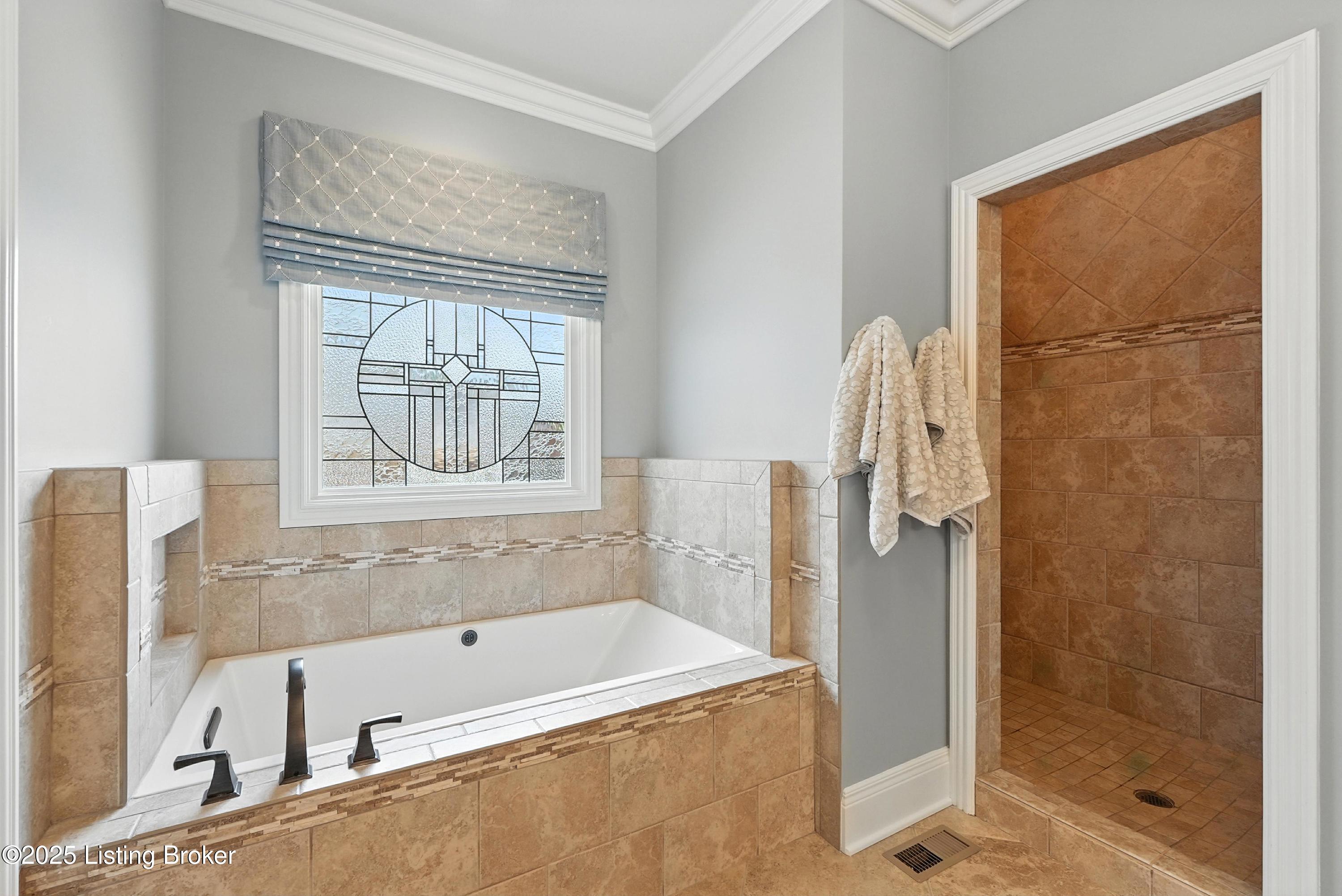 1302 Shakes View Ct