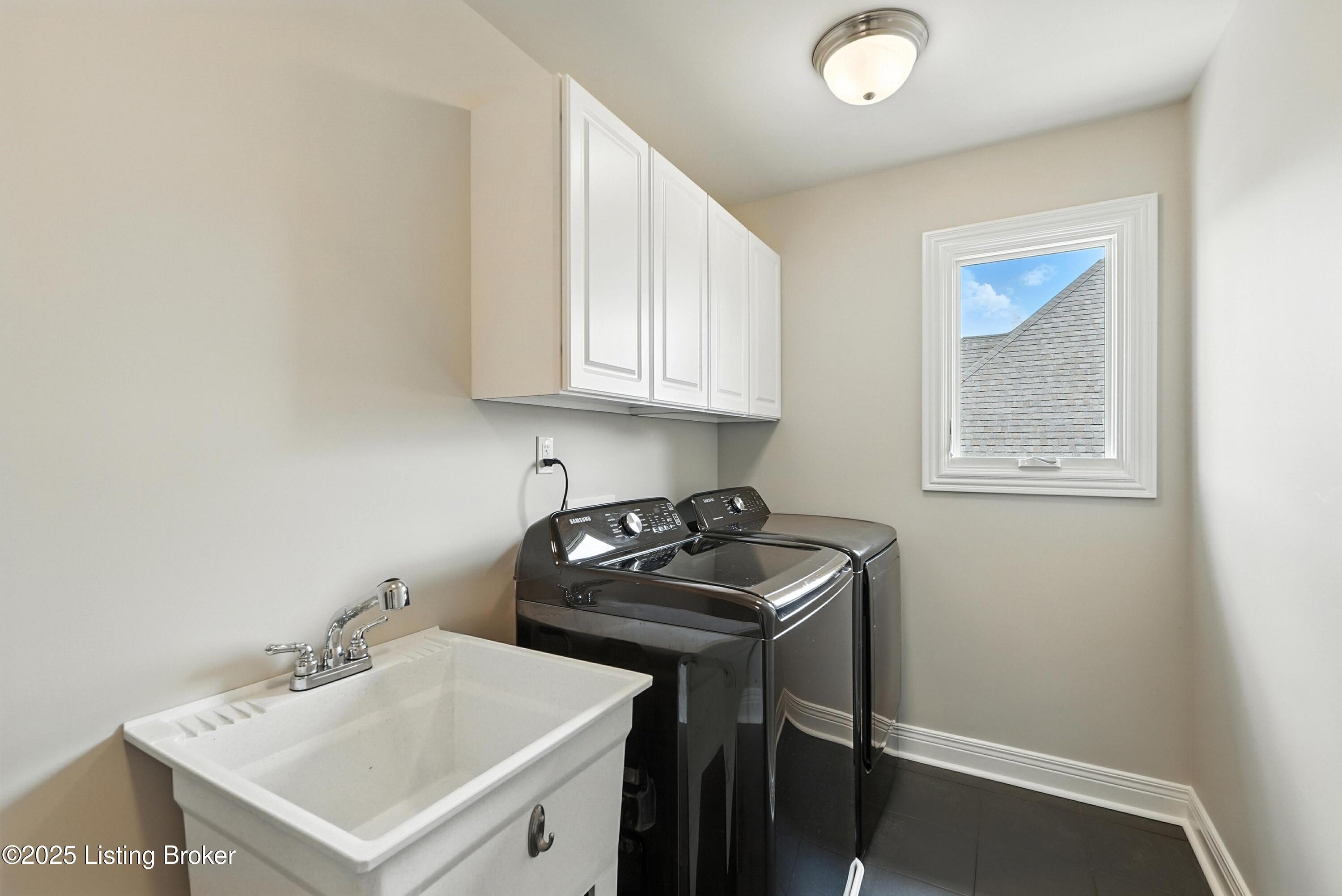 1302 Shakes View Ct