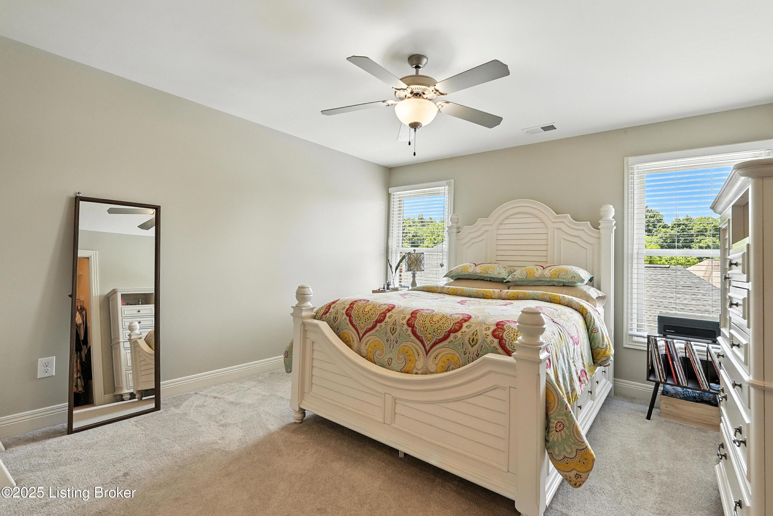 1302 Shakes View Ct