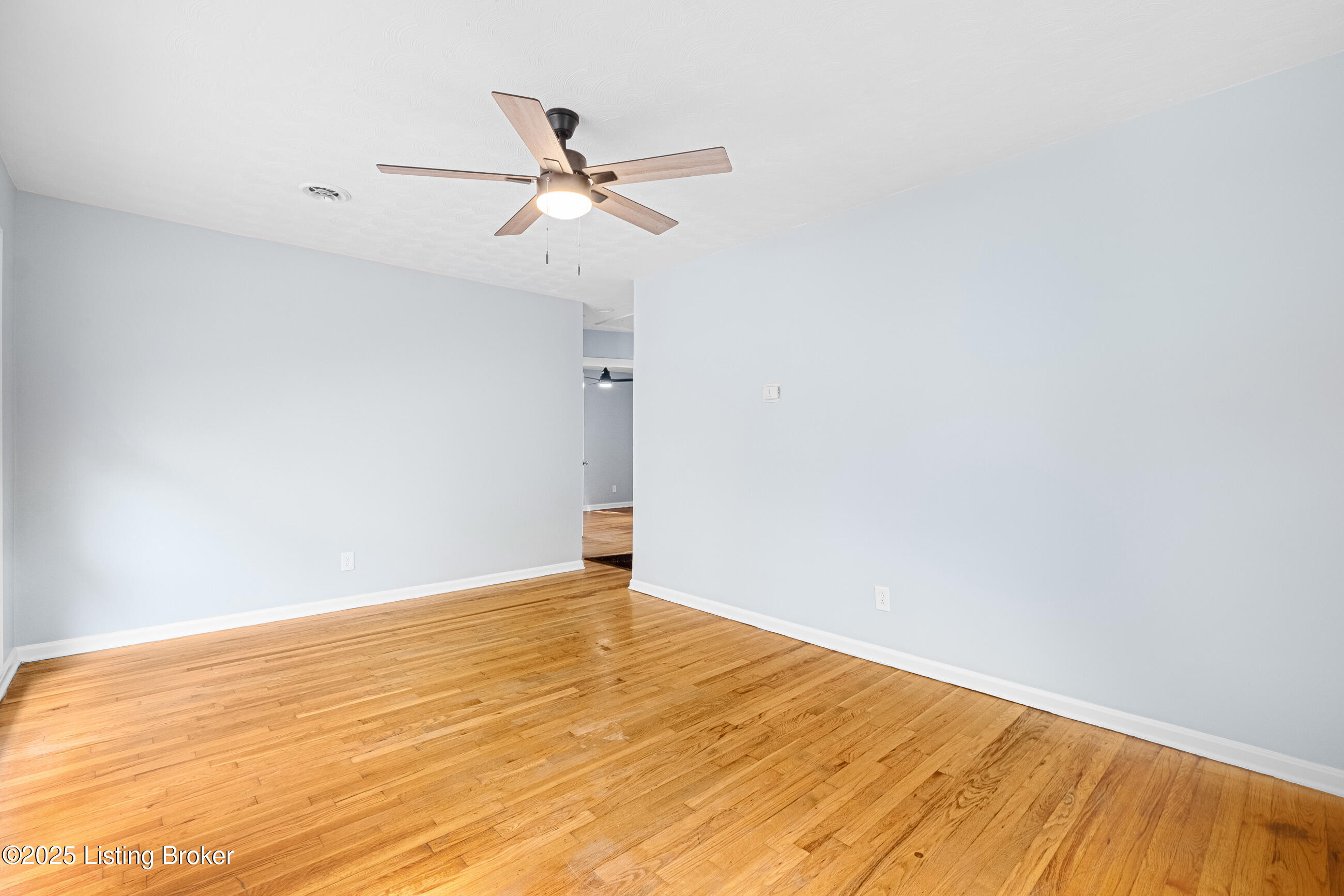 403 Village Dr