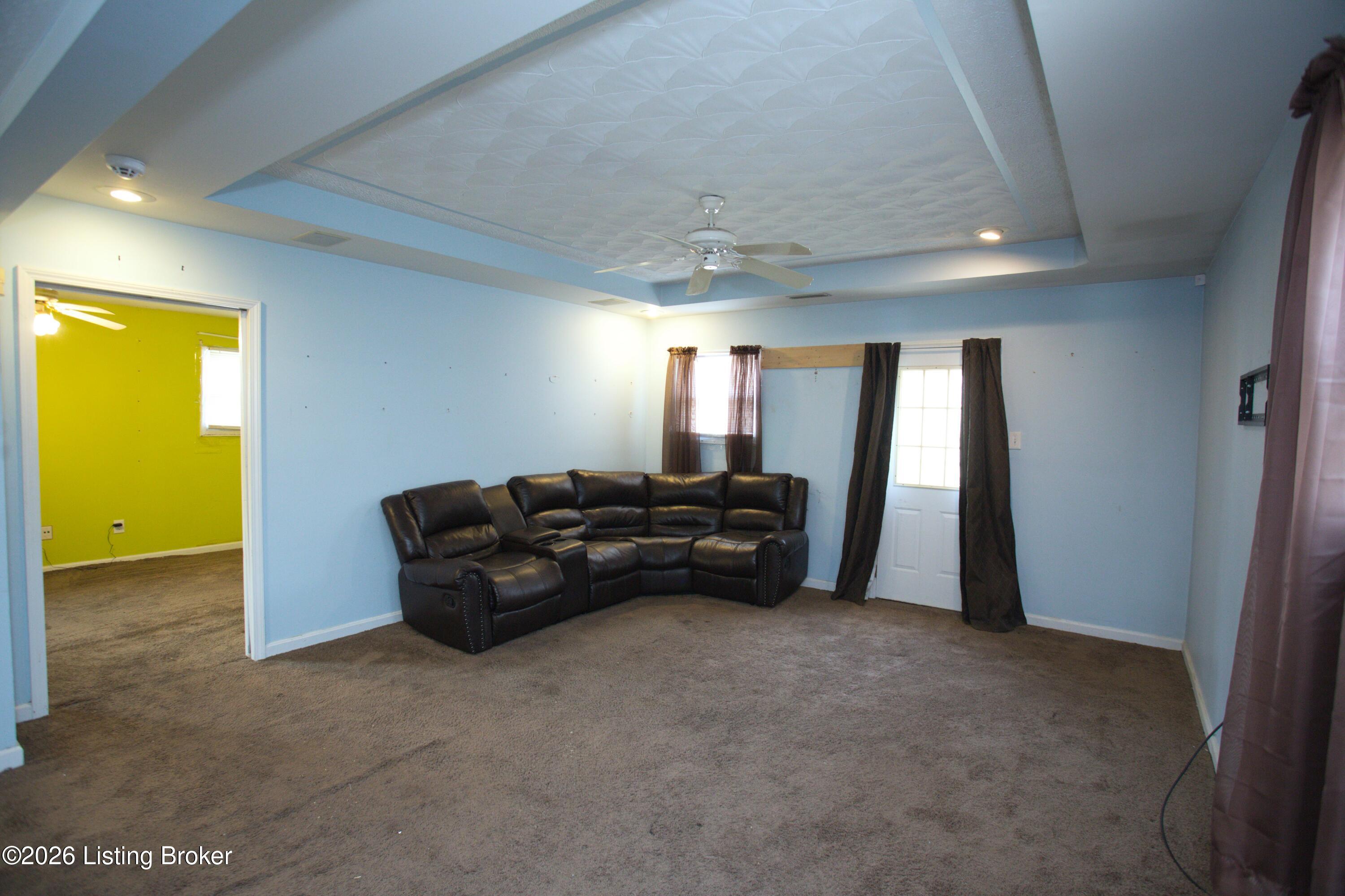 4811 Andalusia Ln