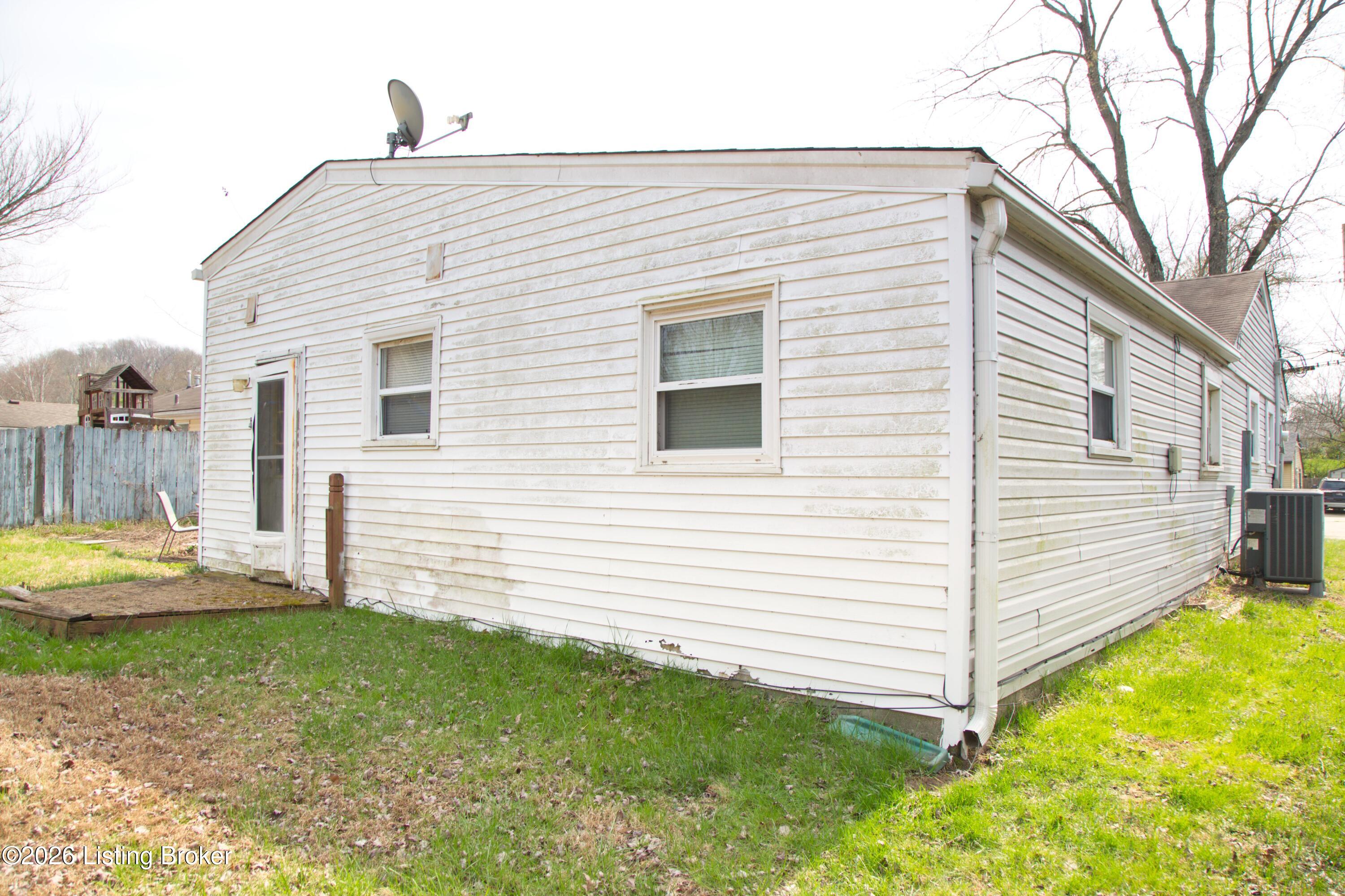 4811 Andalusia Ln