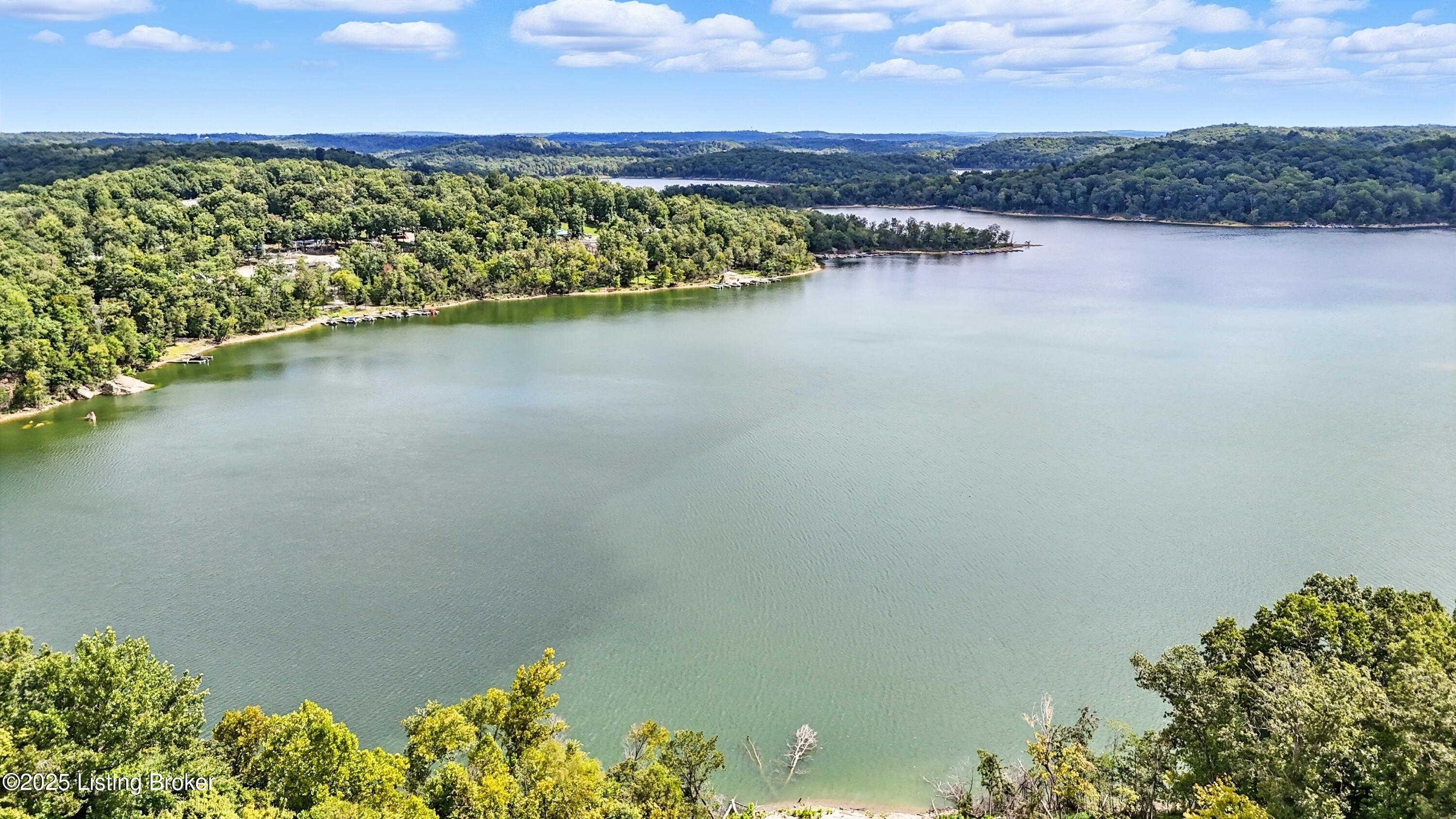 348 Lakeshore Dr