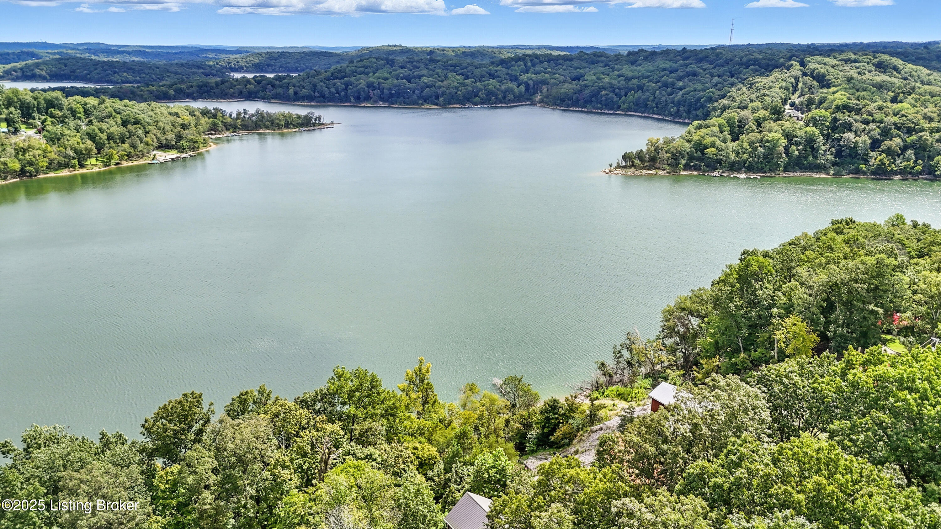 348 Lakeshore Dr