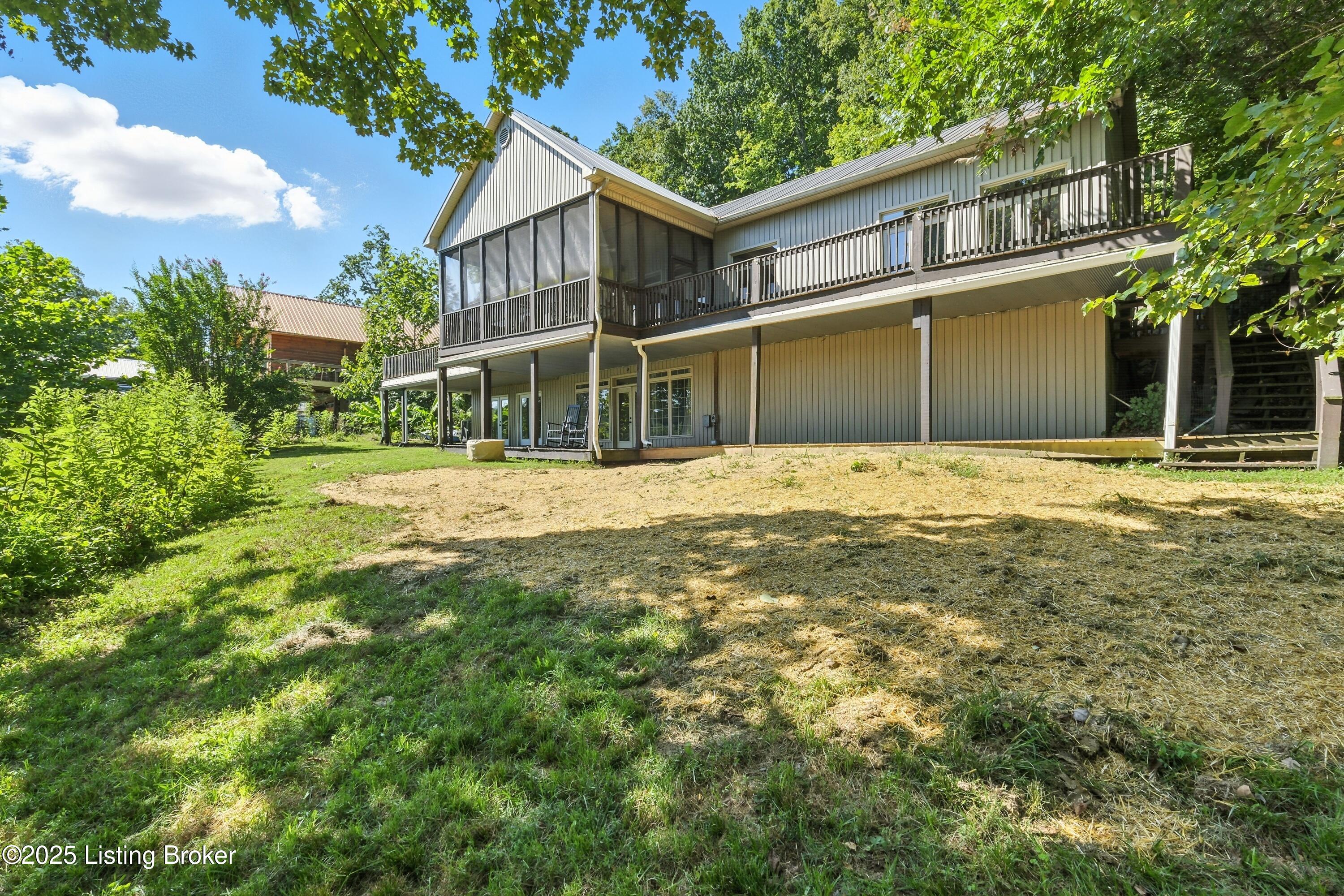 348 Lakeshore Dr
