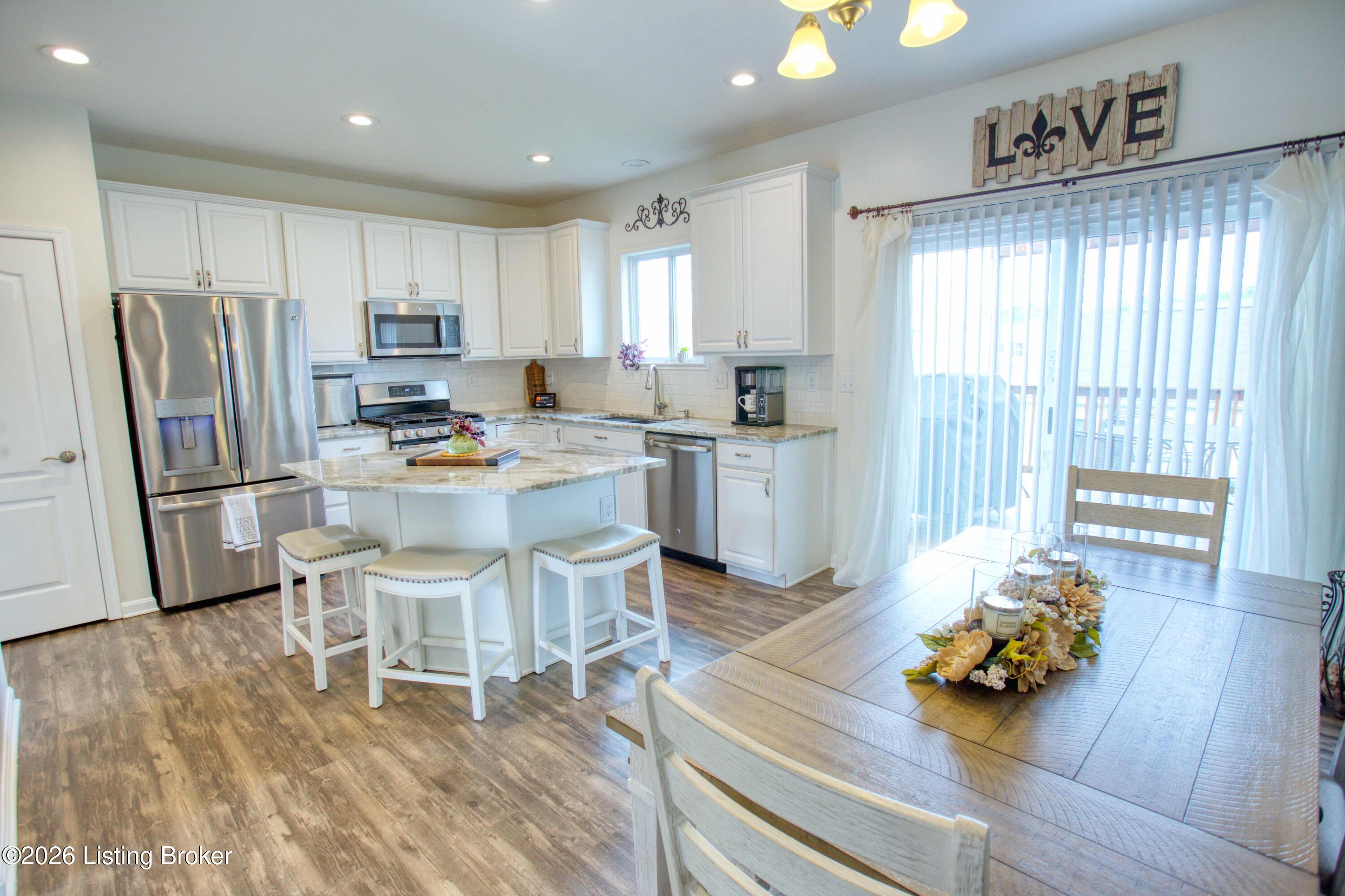 250 Saint Regis Dr