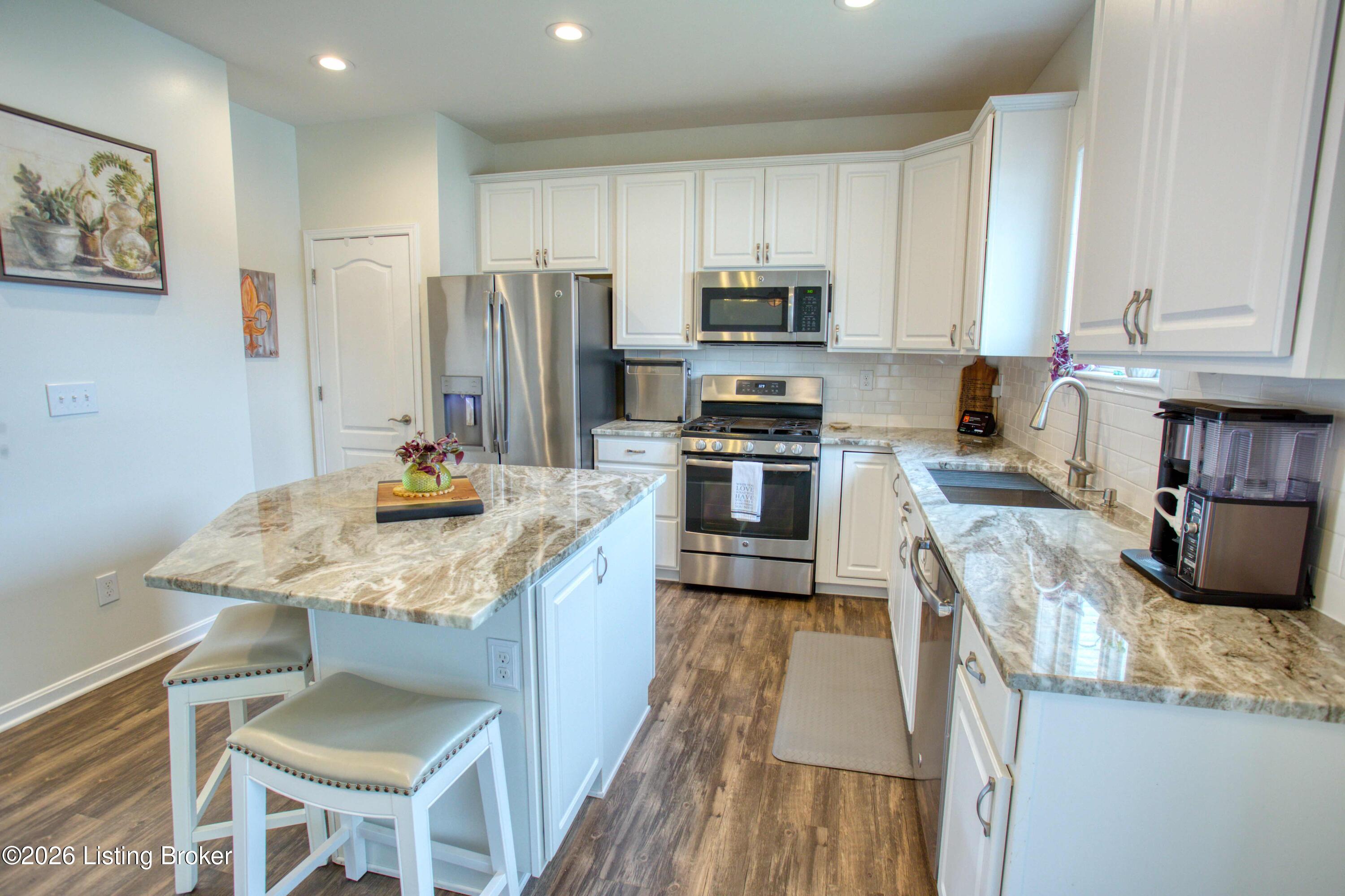250 Saint Regis Dr