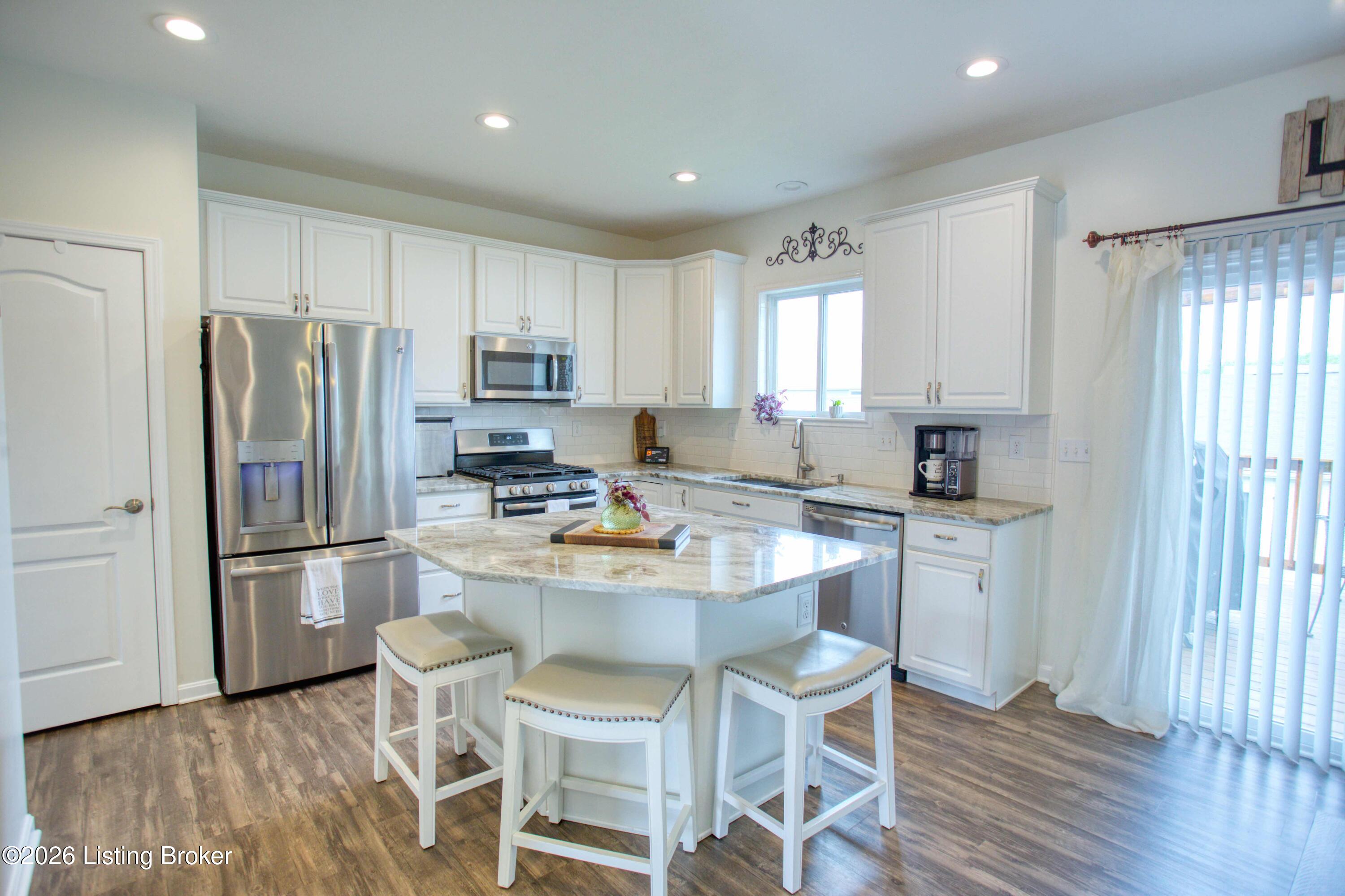 250 Saint Regis Dr
