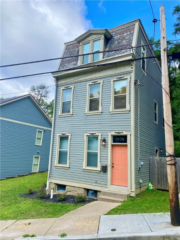 1903 Buena Vista St