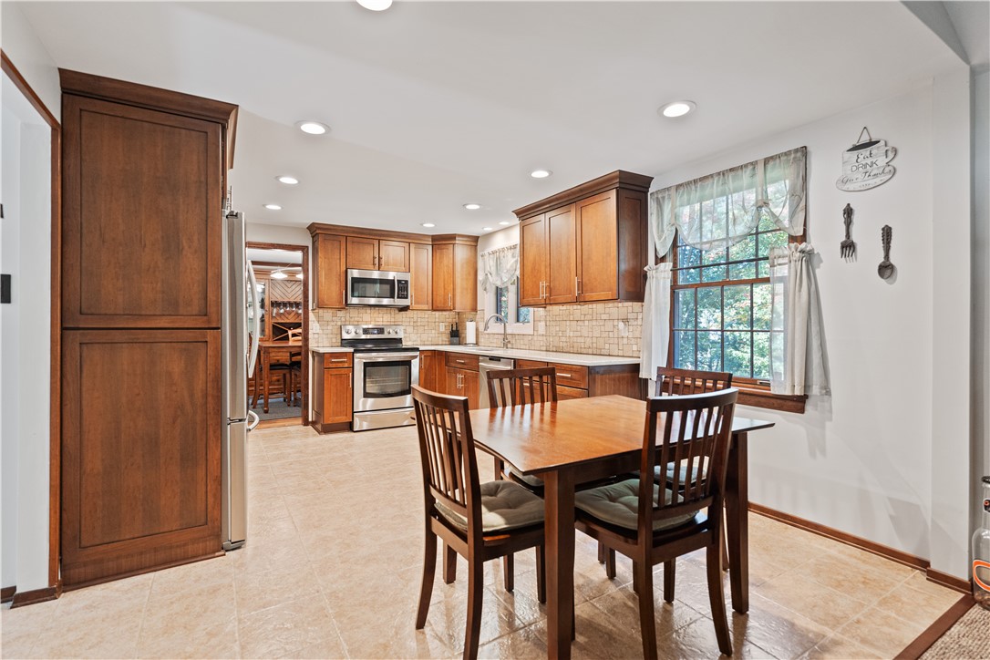 2556 Country Side Ln