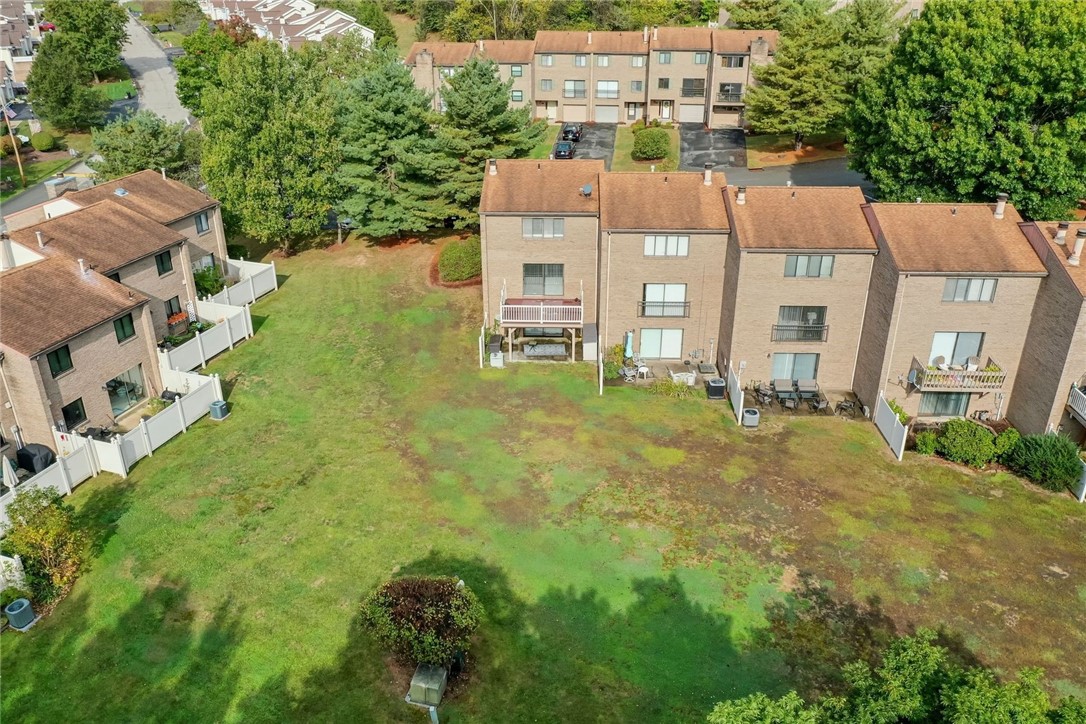 100 Williamsburg Lane