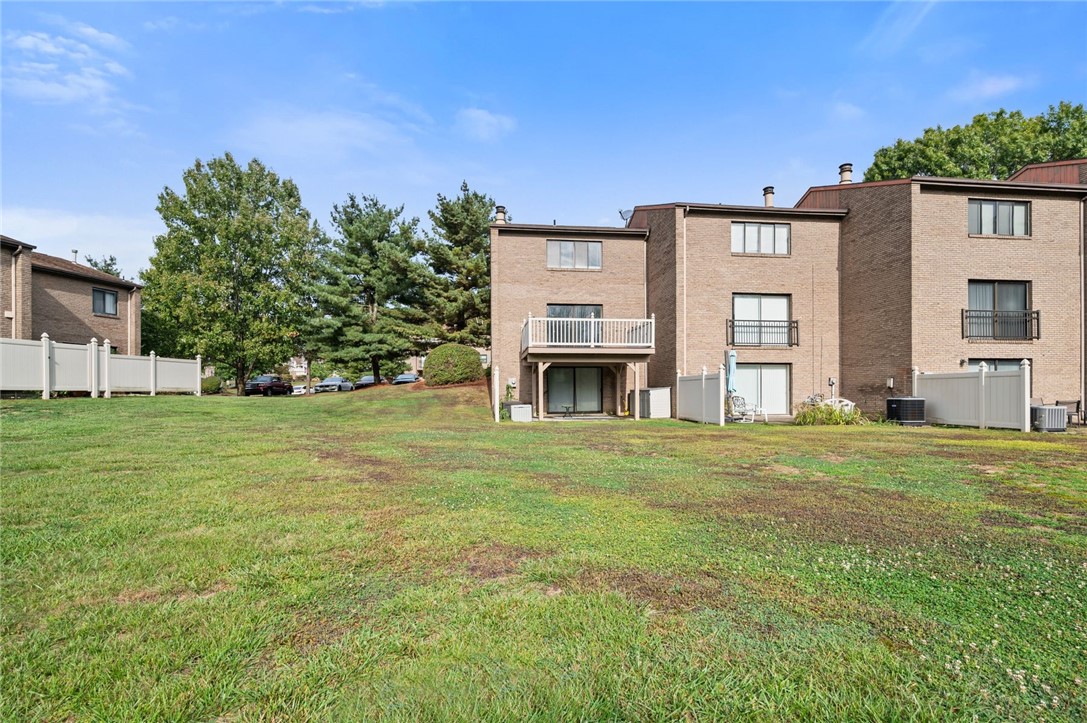 100 Williamsburg Lane