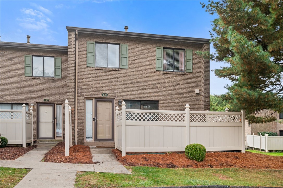 100 Williamsburg Lane