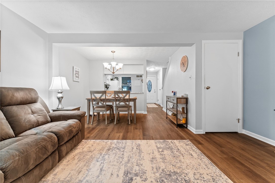 927 Lynwood Ct