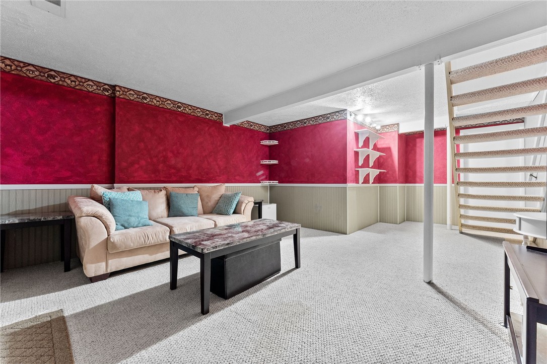 927 Lynwood Ct