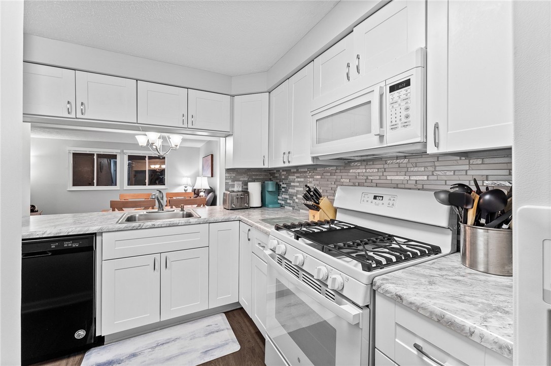927 Lynwood Ct