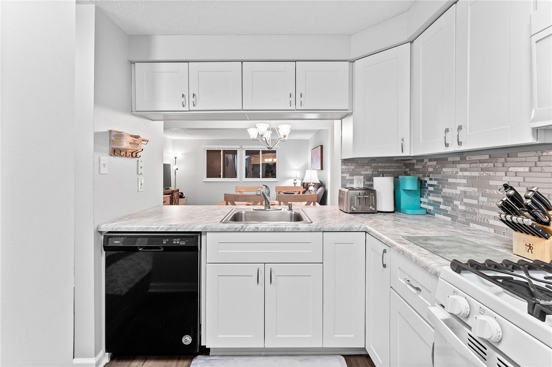 927 Lynwood Ct