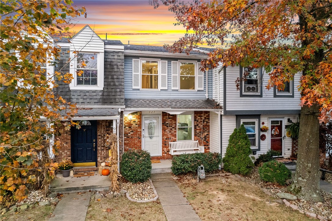 927 Lynwood Ct
