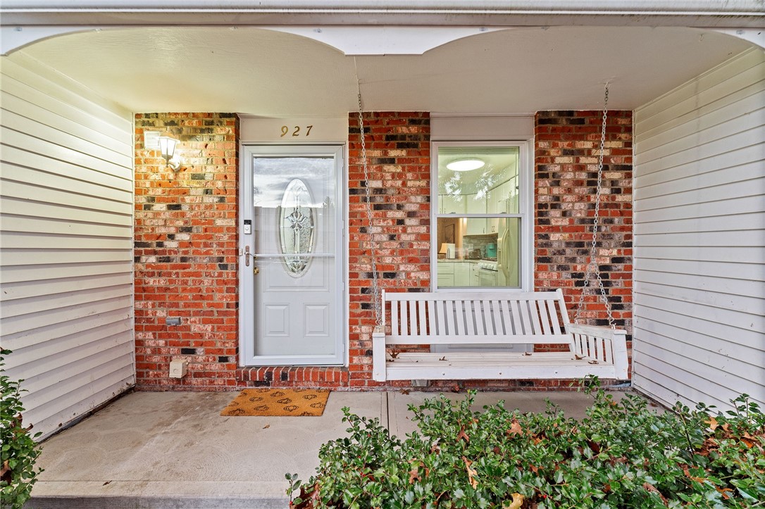 927 Lynwood Ct