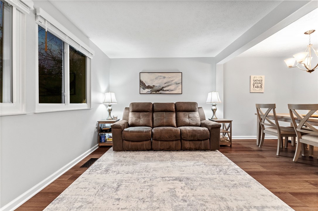 927 Lynwood Ct