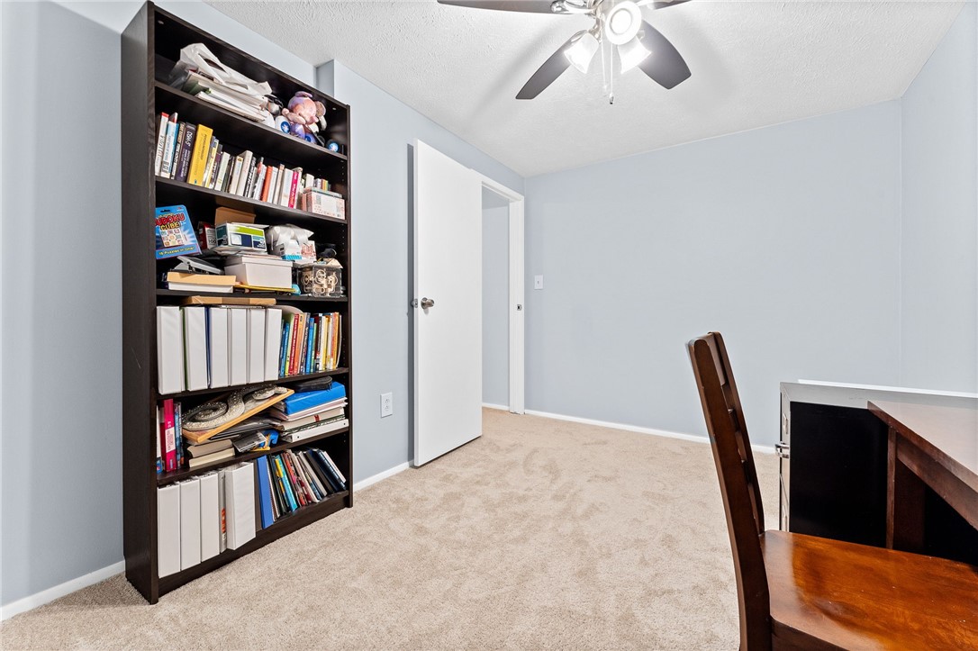 927 Lynwood Ct
