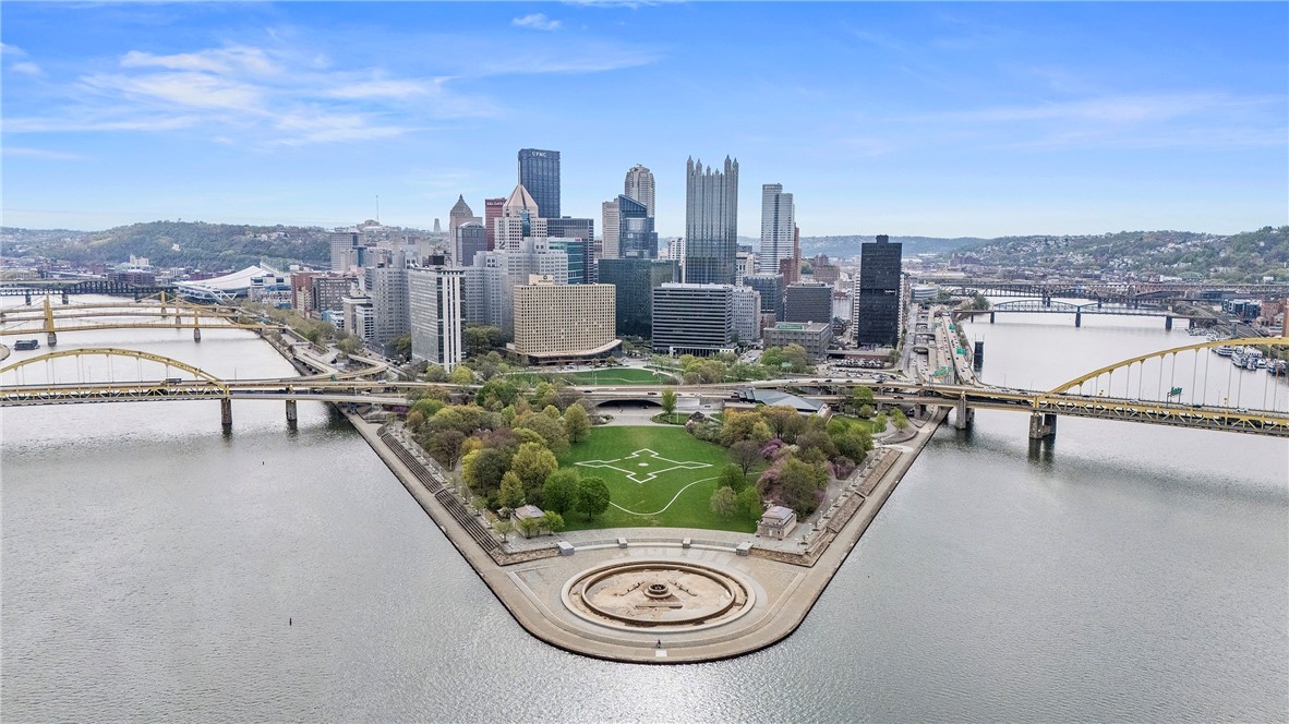 320 Fort Duquesne Boulevard 6F