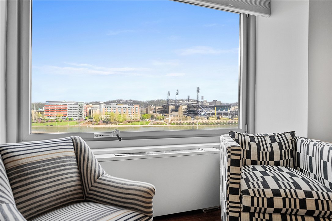 320 Fort Duquesne Boulevard 6F
