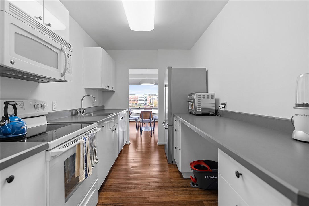 320 Fort Duquesne Boulevard 6F