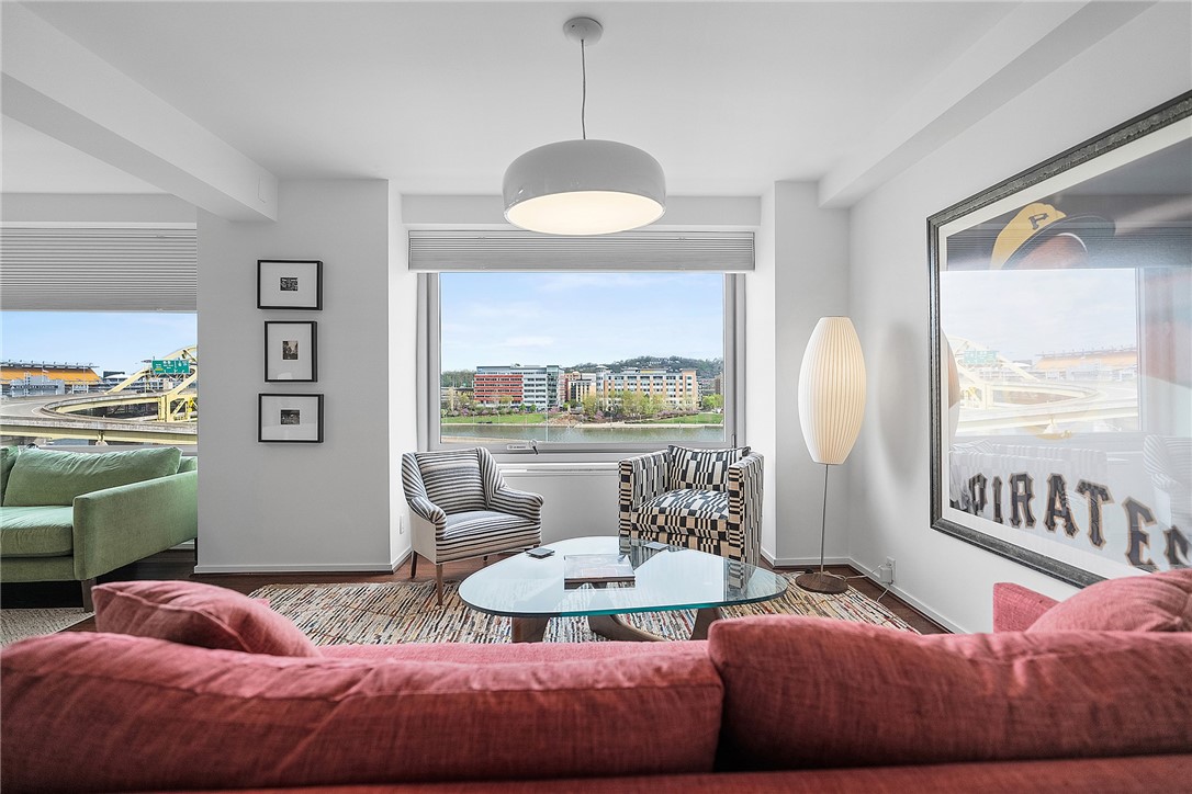 320 Fort Duquesne Boulevard 6F