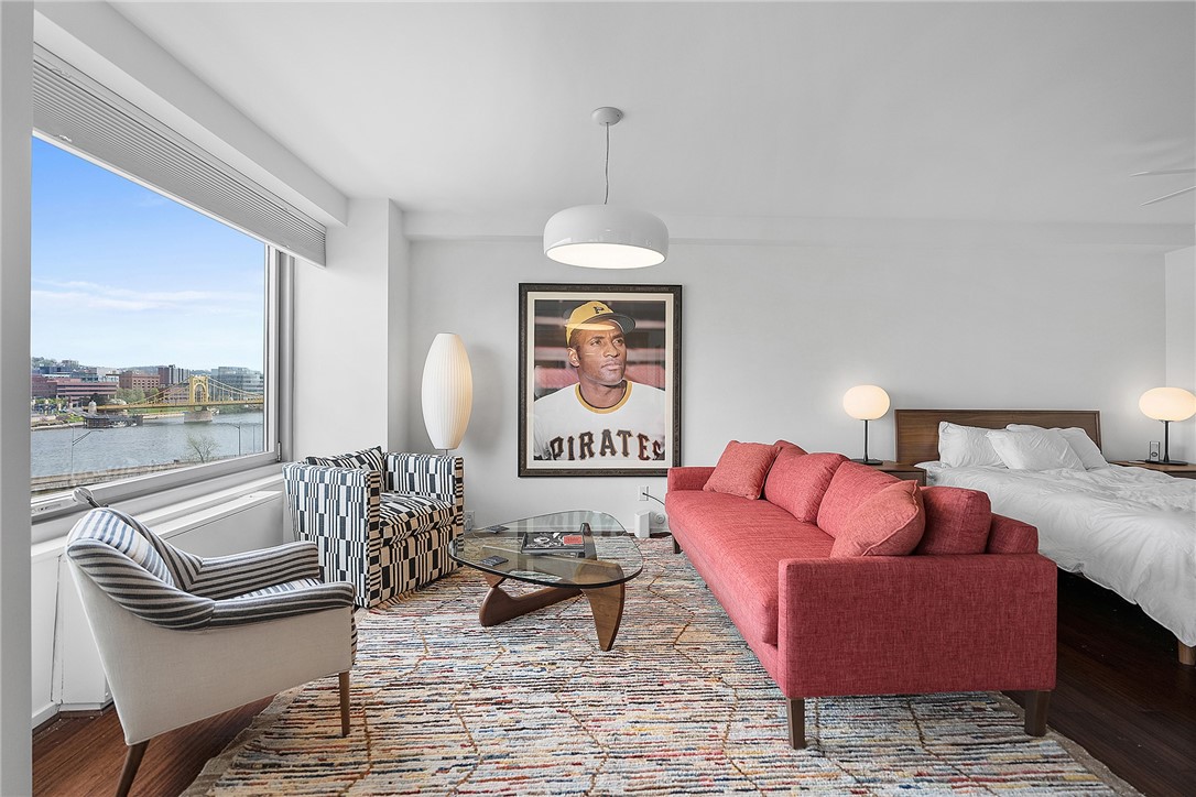 320 Fort Duquesne Boulevard 6F