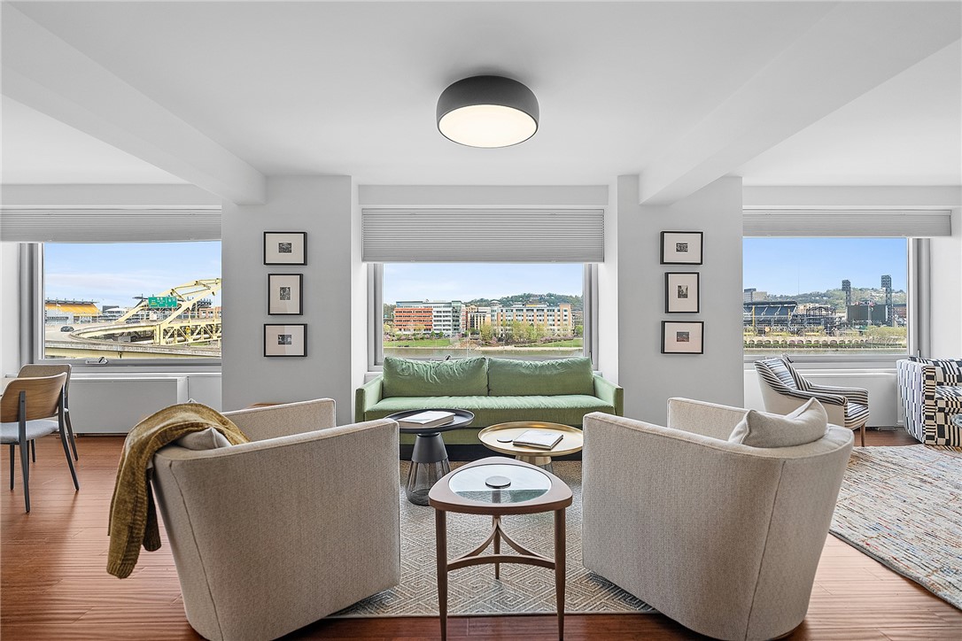 320 Fort Duquesne Boulevard 6F