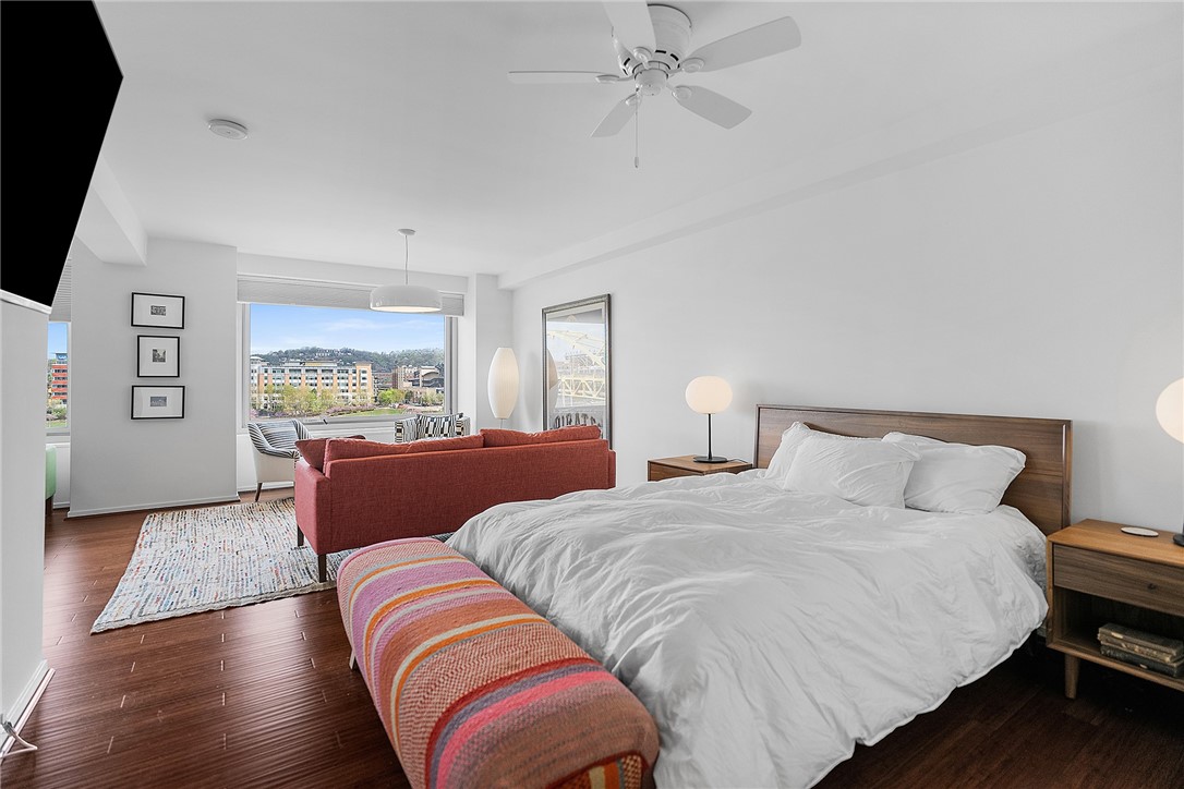 320 Fort Duquesne Boulevard 6F