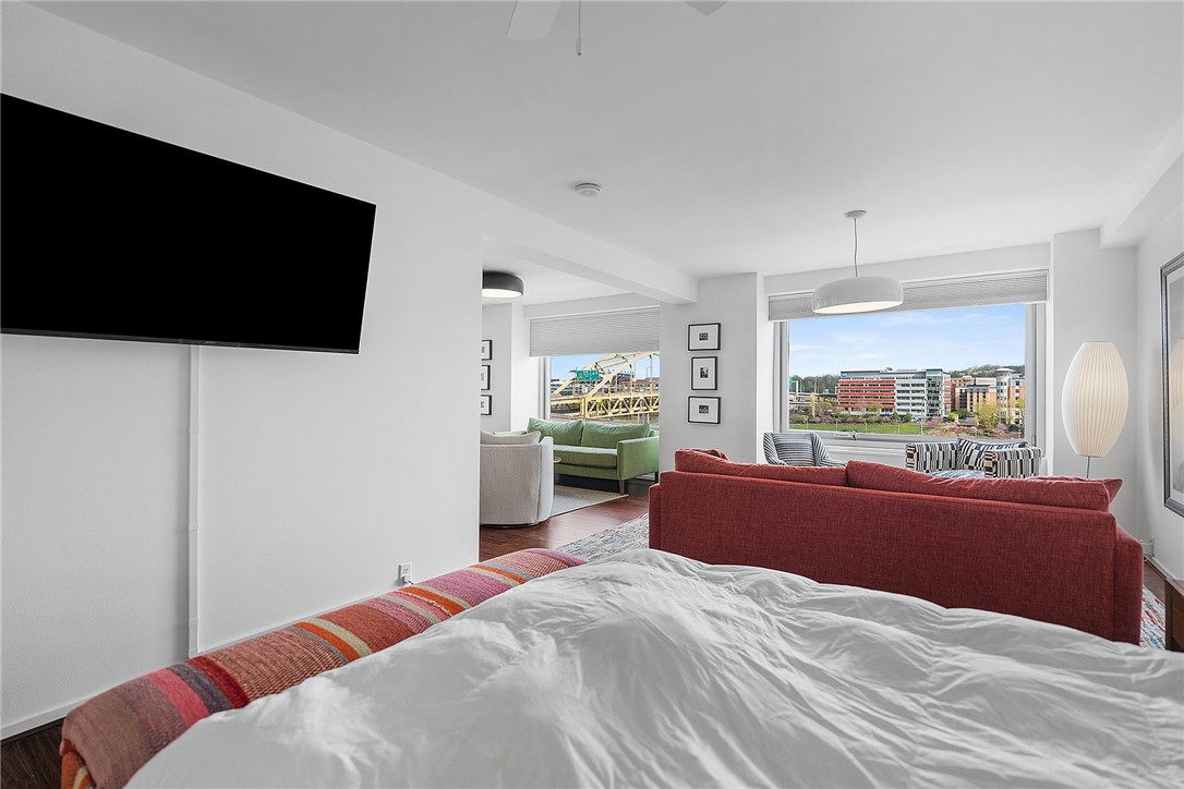 320 Fort Duquesne Boulevard 6F