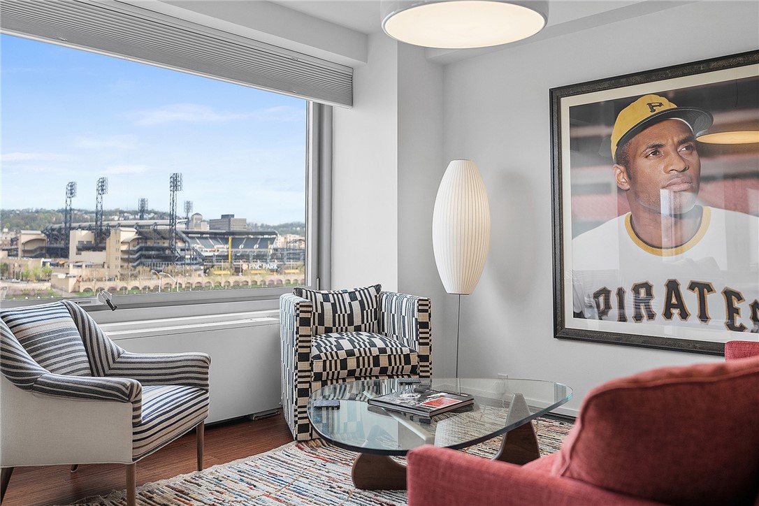 320 Fort Duquesne Boulevard 6F